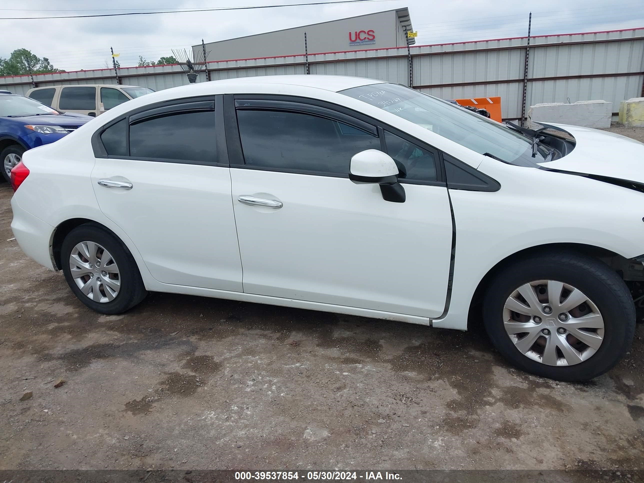 Photo 12 VIN: 2HGFB2F5XCH563707 - HONDA CIVIC 