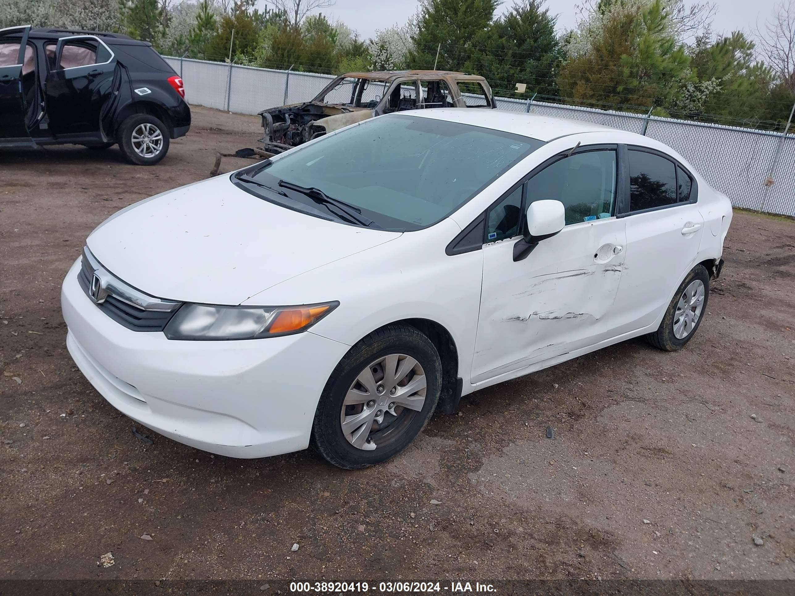 Photo 1 VIN: 2HGFB2F5XCH564212 - HONDA CIVIC 