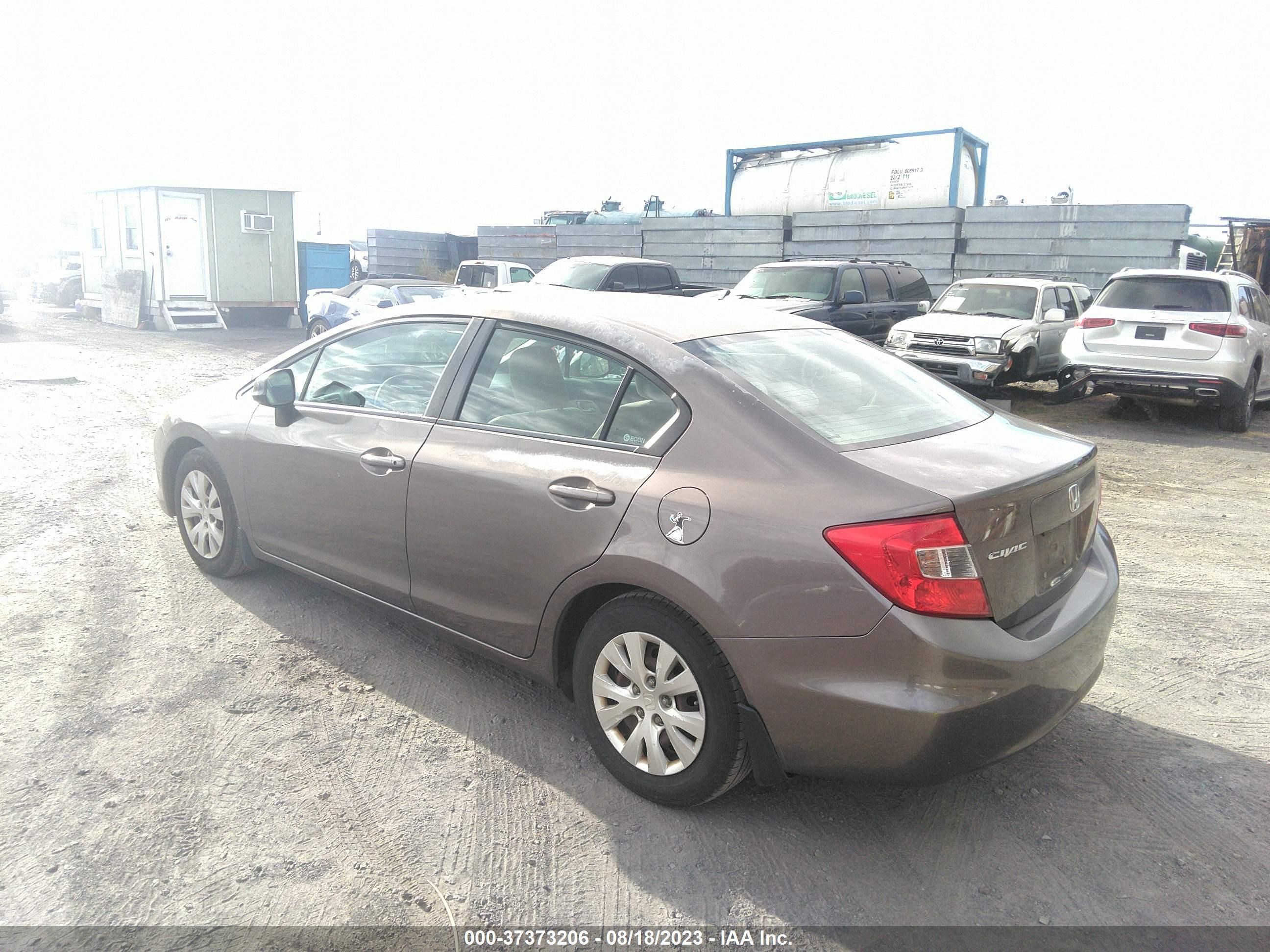 Photo 2 VIN: 2HGFB2F5XCH586856 - HONDA CIVIC 