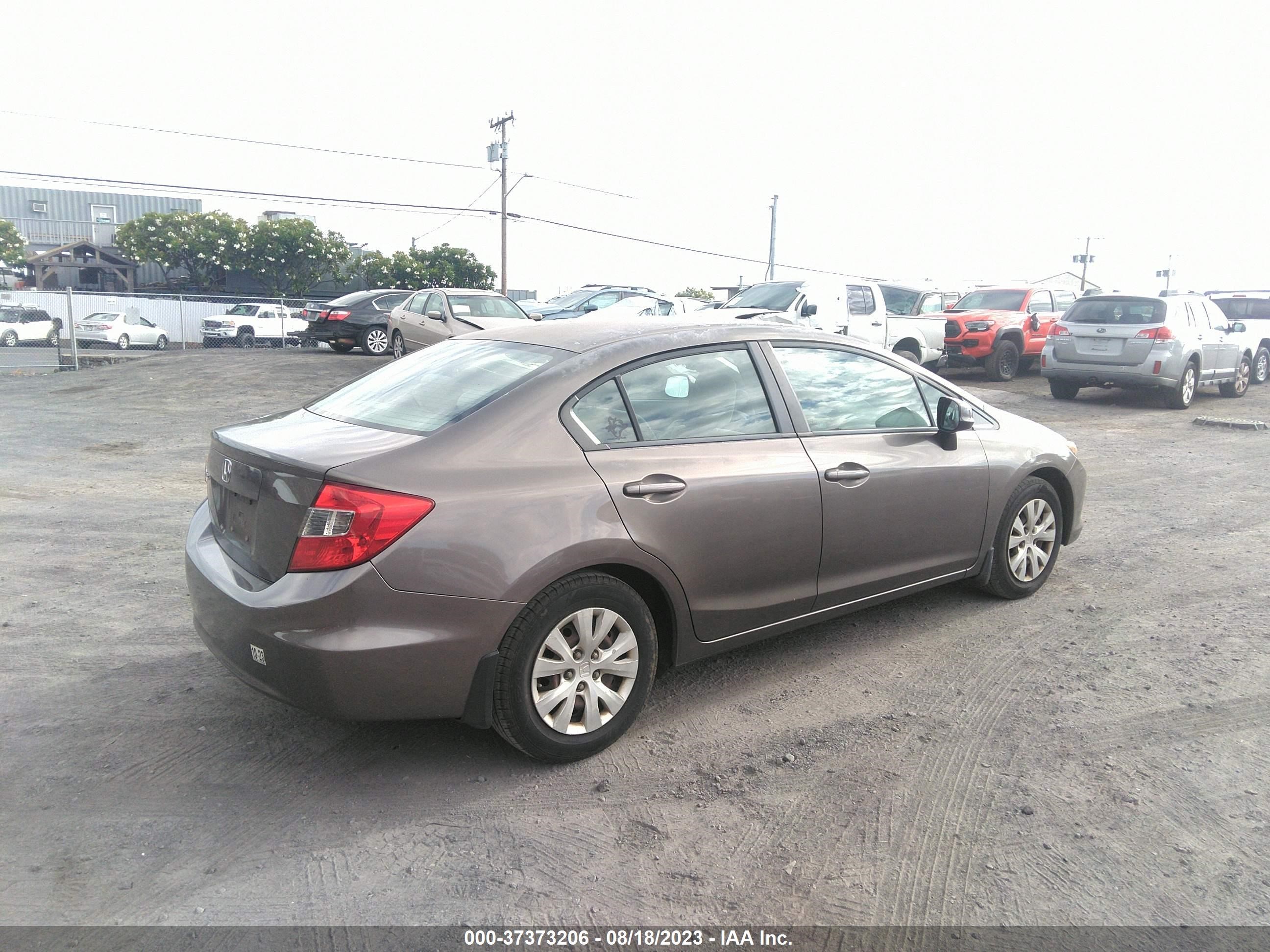 Photo 3 VIN: 2HGFB2F5XCH586856 - HONDA CIVIC 