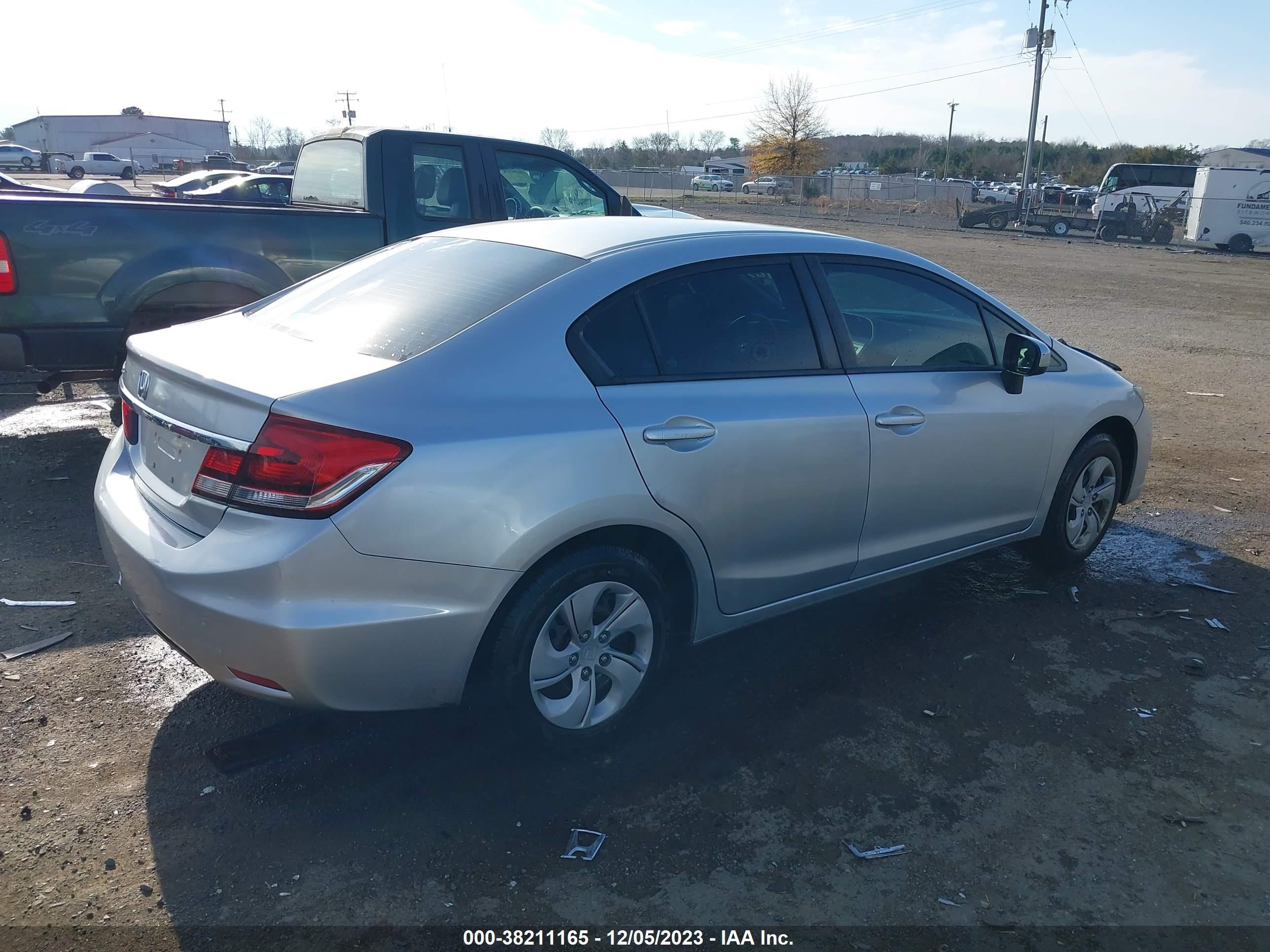 Photo 3 VIN: 2HGFB2F5XEH506796 - HONDA CIVIC 