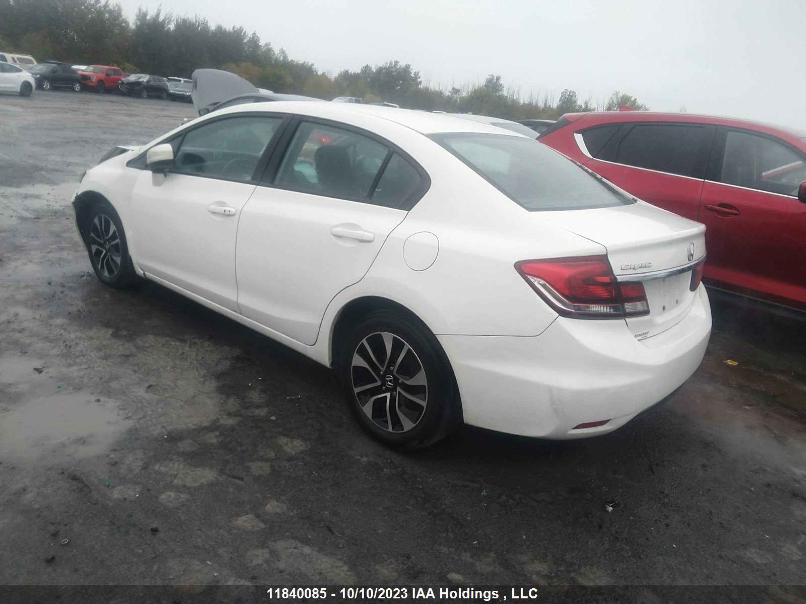 Photo 2 VIN: 2HGFB2F5XFH025268 - HONDA CIVIC 