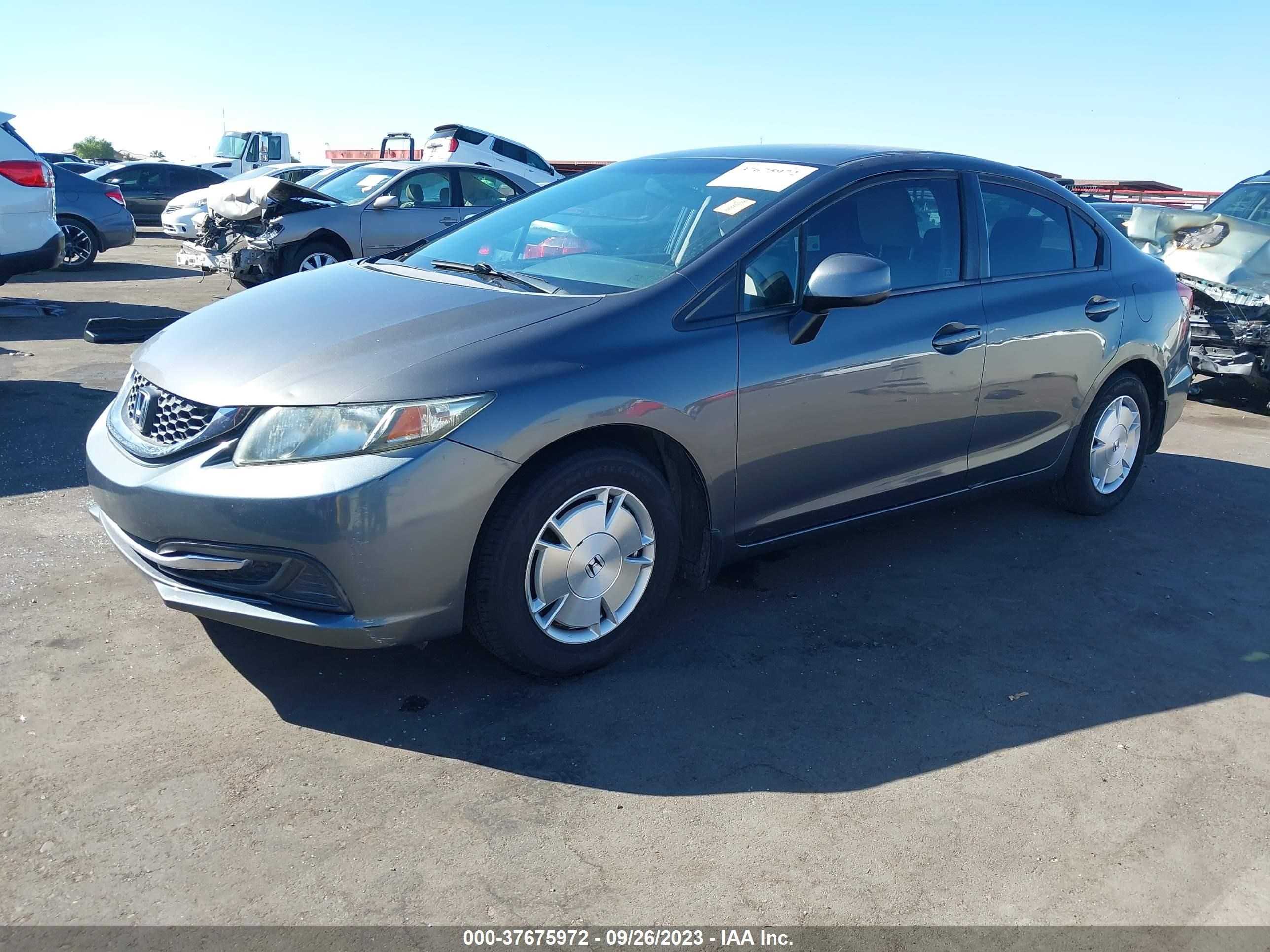 Photo 1 VIN: 2HGFB2F68DH562646 - HONDA CIVIC 