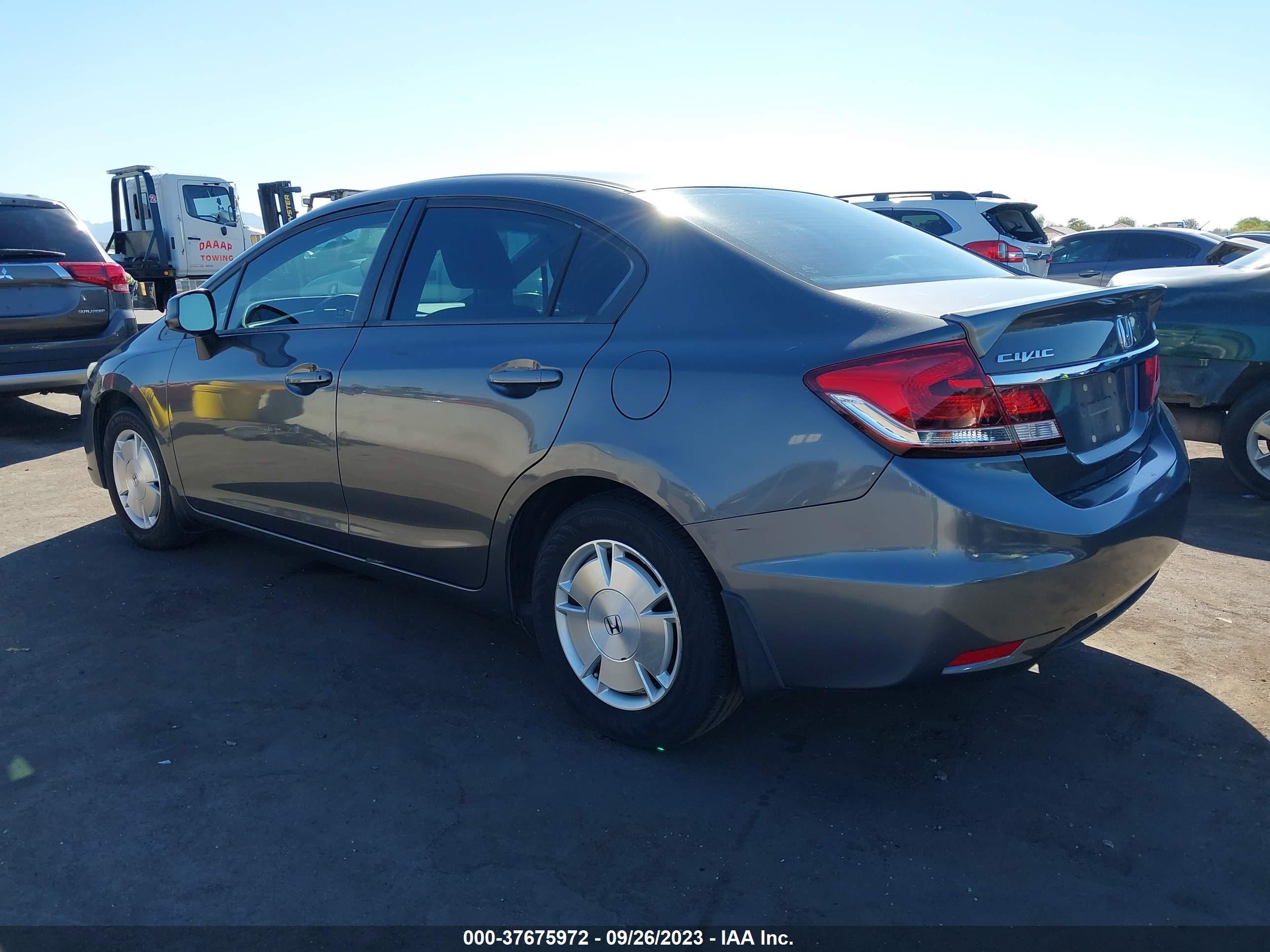 Photo 2 VIN: 2HGFB2F68DH562646 - HONDA CIVIC 