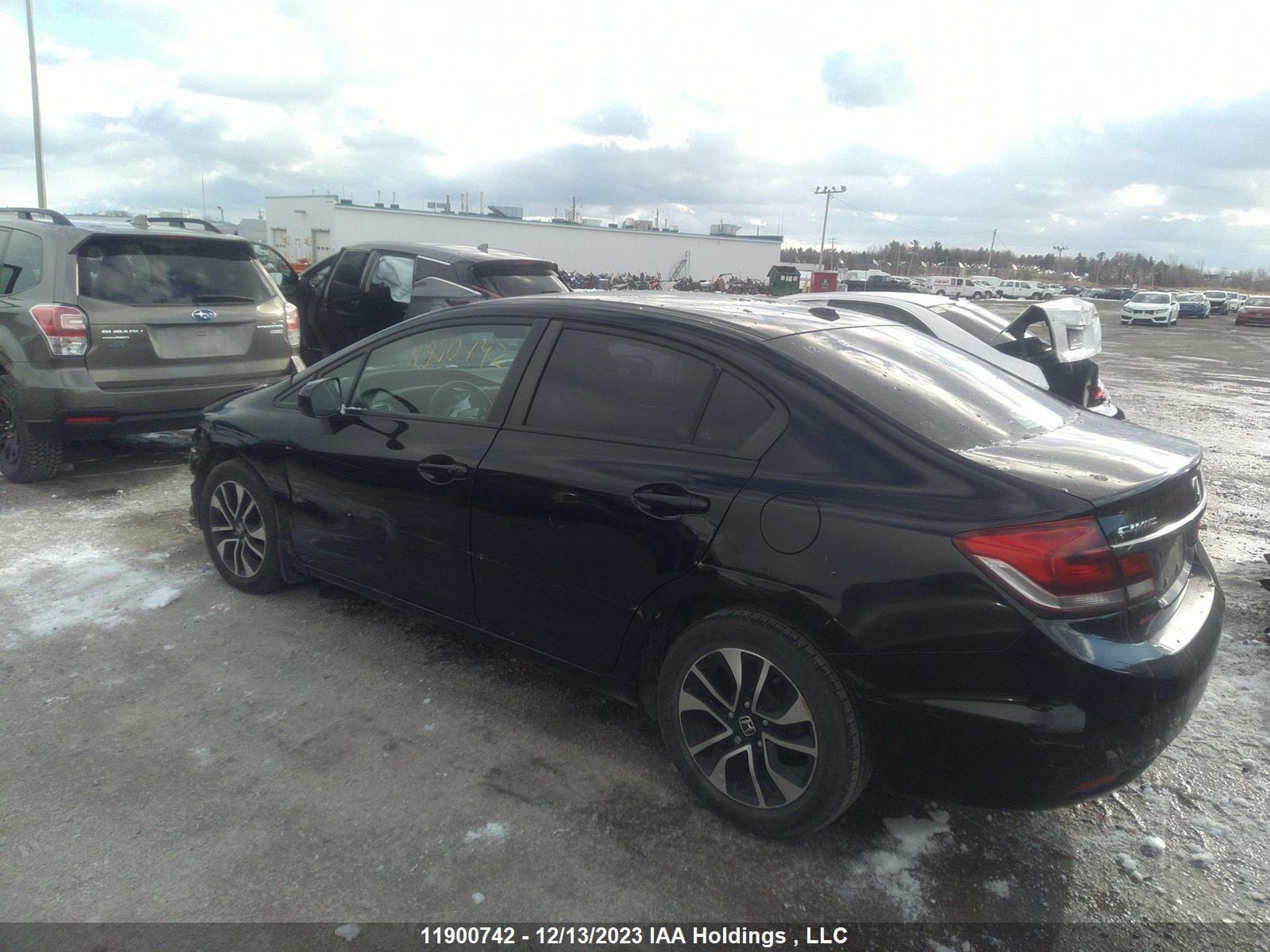 Photo 2 VIN: 2HGFB2F72FH009857 - HONDA CIVIC 