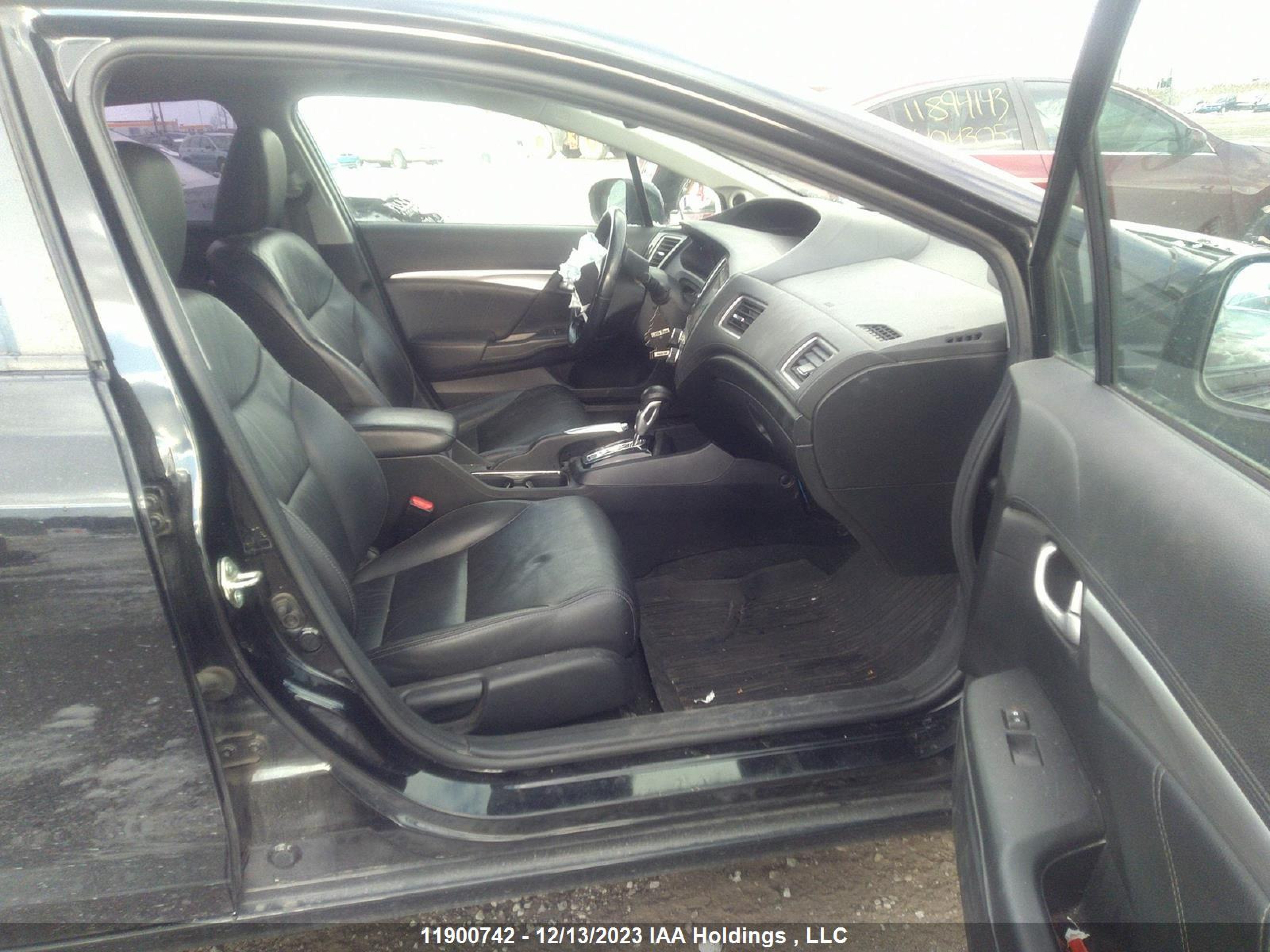 Photo 4 VIN: 2HGFB2F72FH009857 - HONDA CIVIC 