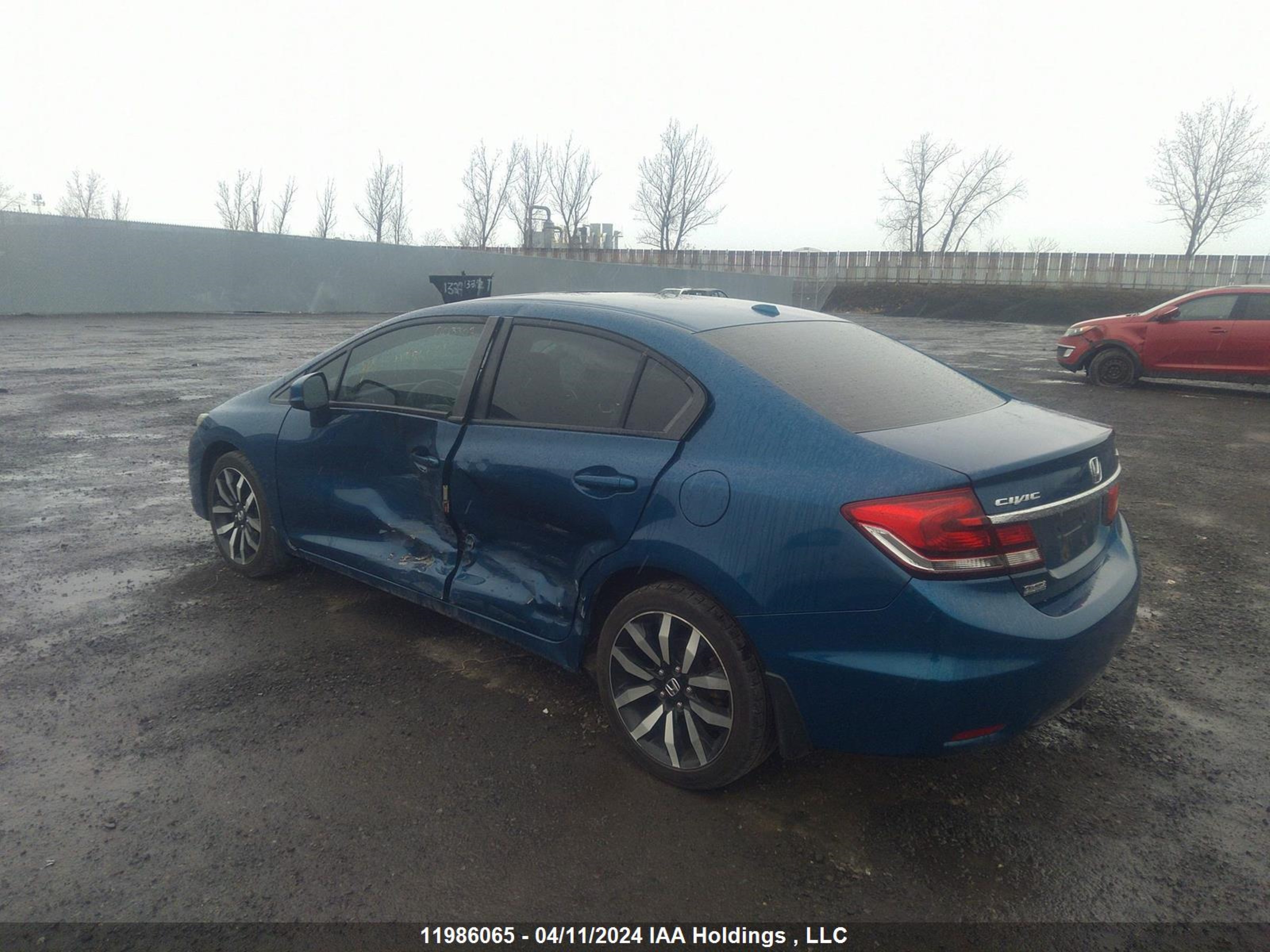 Photo 2 VIN: 2HGFB2F77DH003307 - HONDA CIVIC 