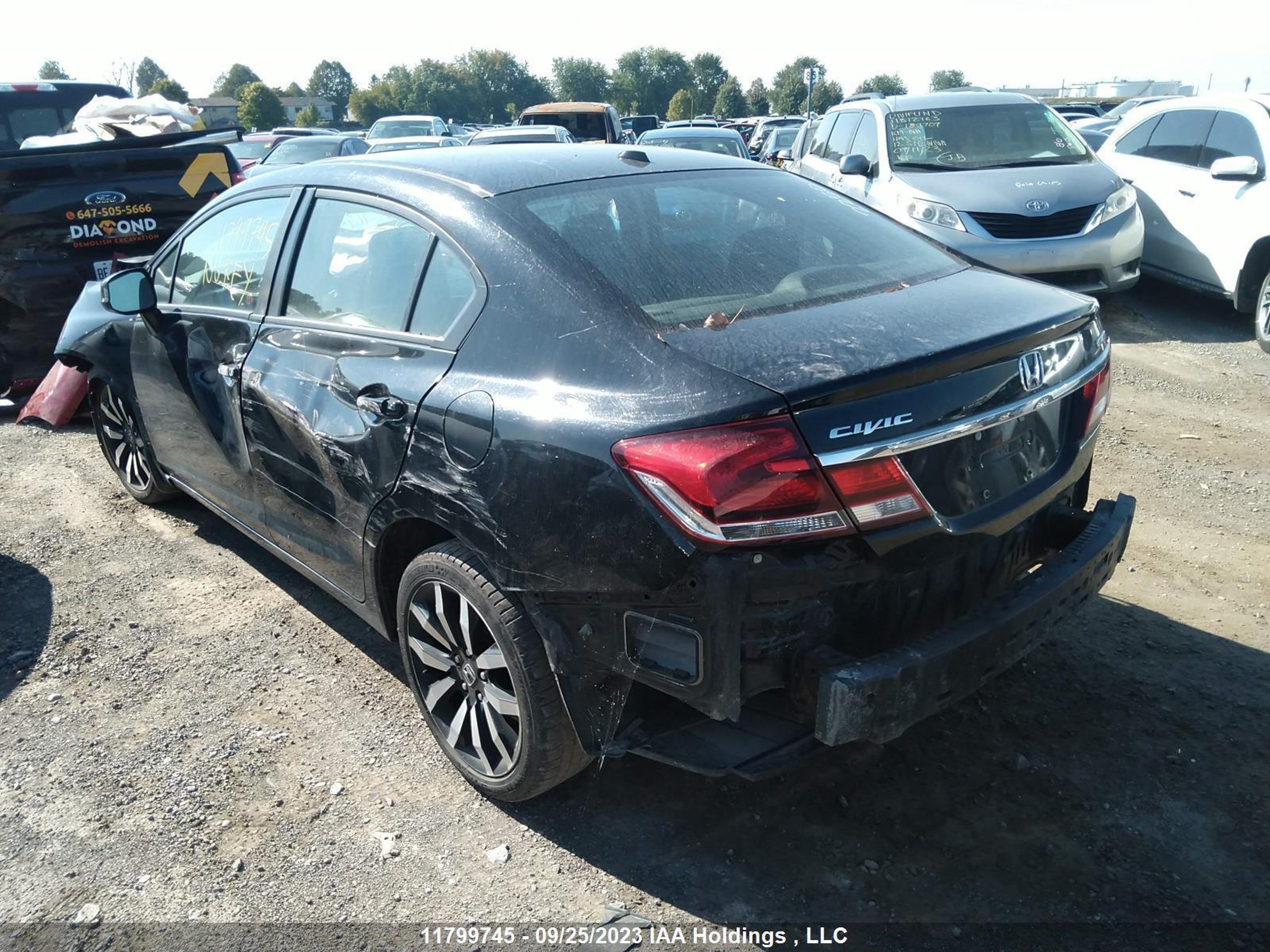 Photo 2 VIN: 2HGFB2F77DH104685 - HONDA CIVIC 