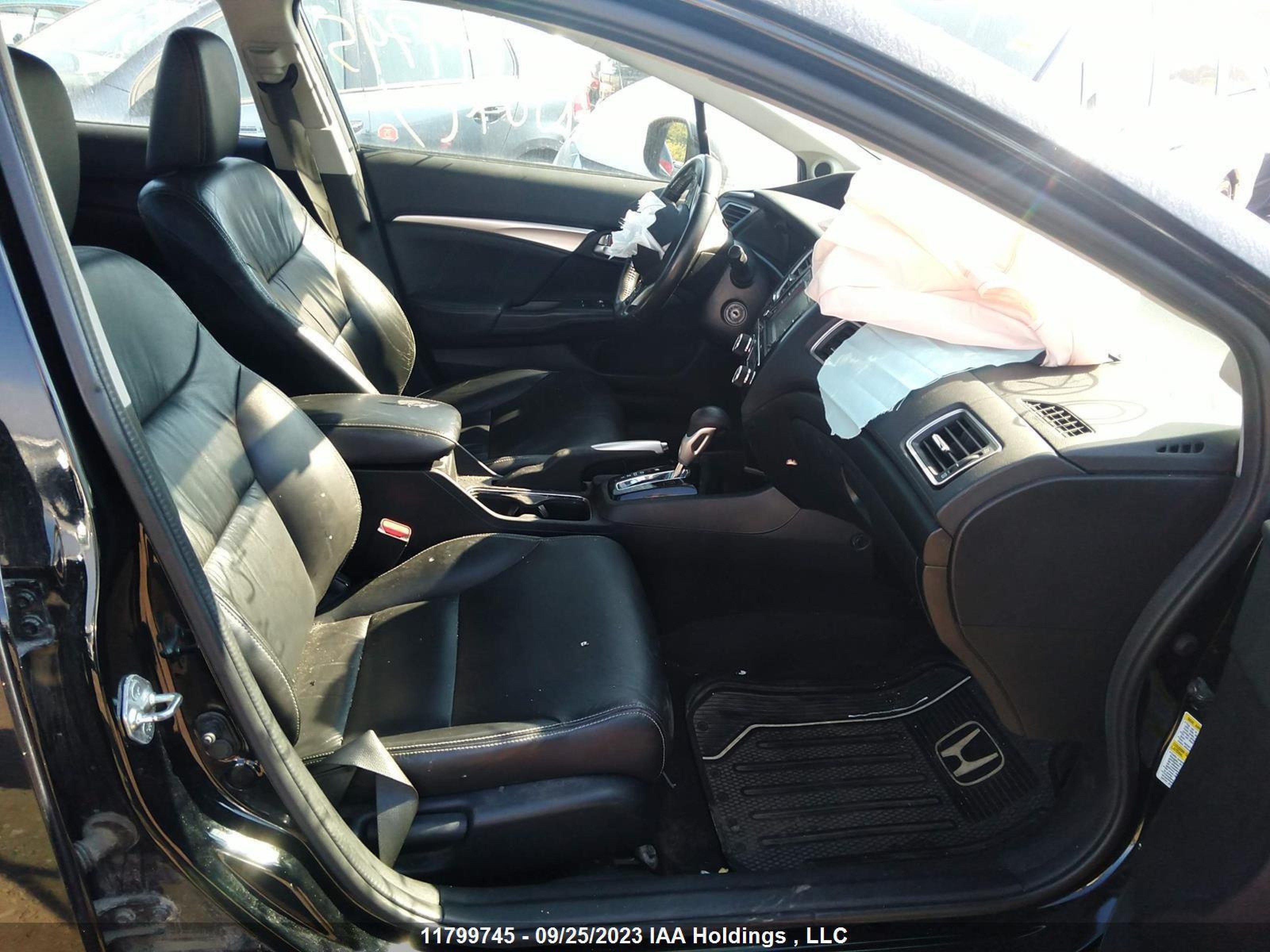 Photo 4 VIN: 2HGFB2F77DH104685 - HONDA CIVIC 