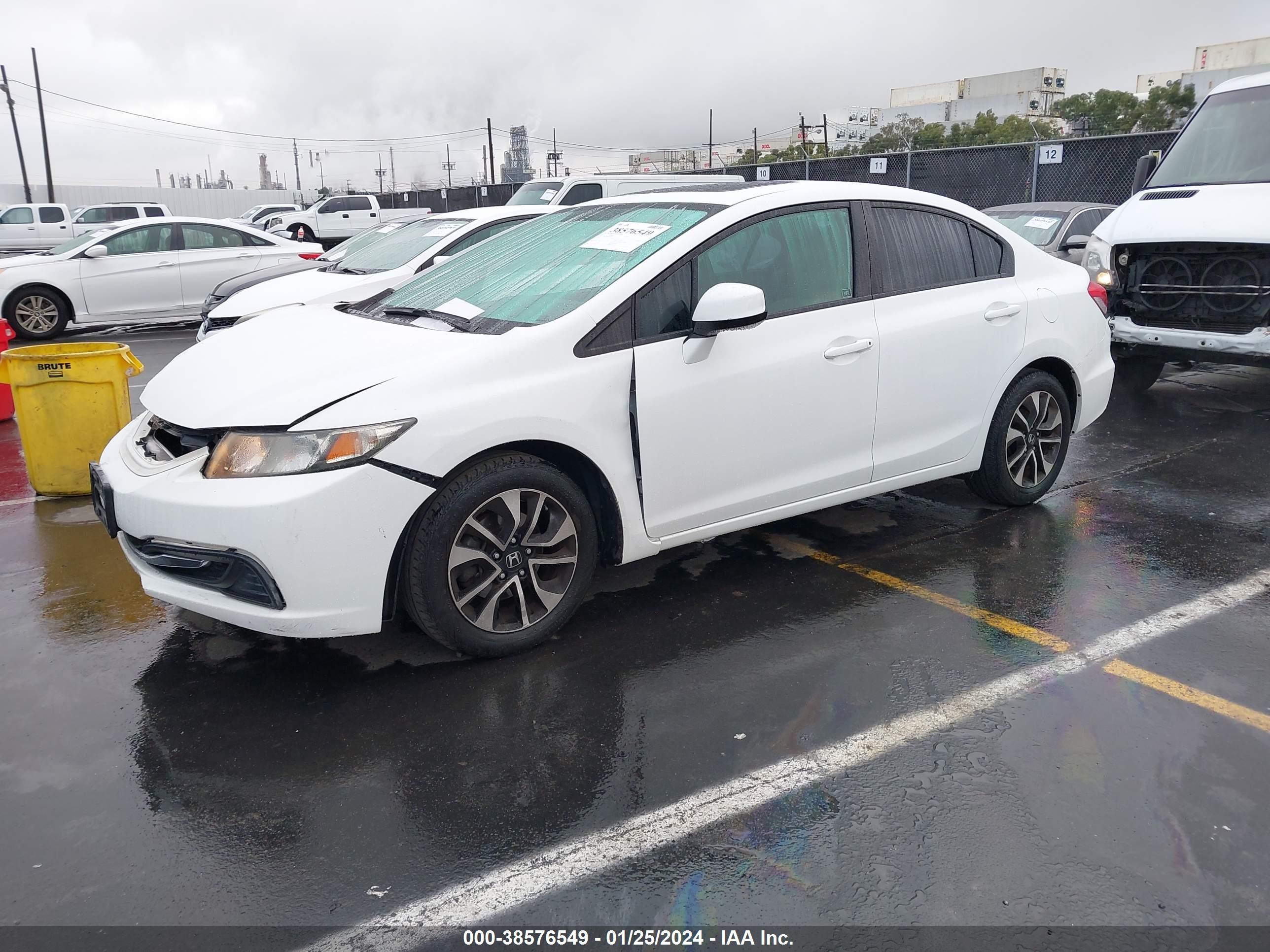 Photo 1 VIN: 2HGFB2F81DH544099 - HONDA CIVIC 