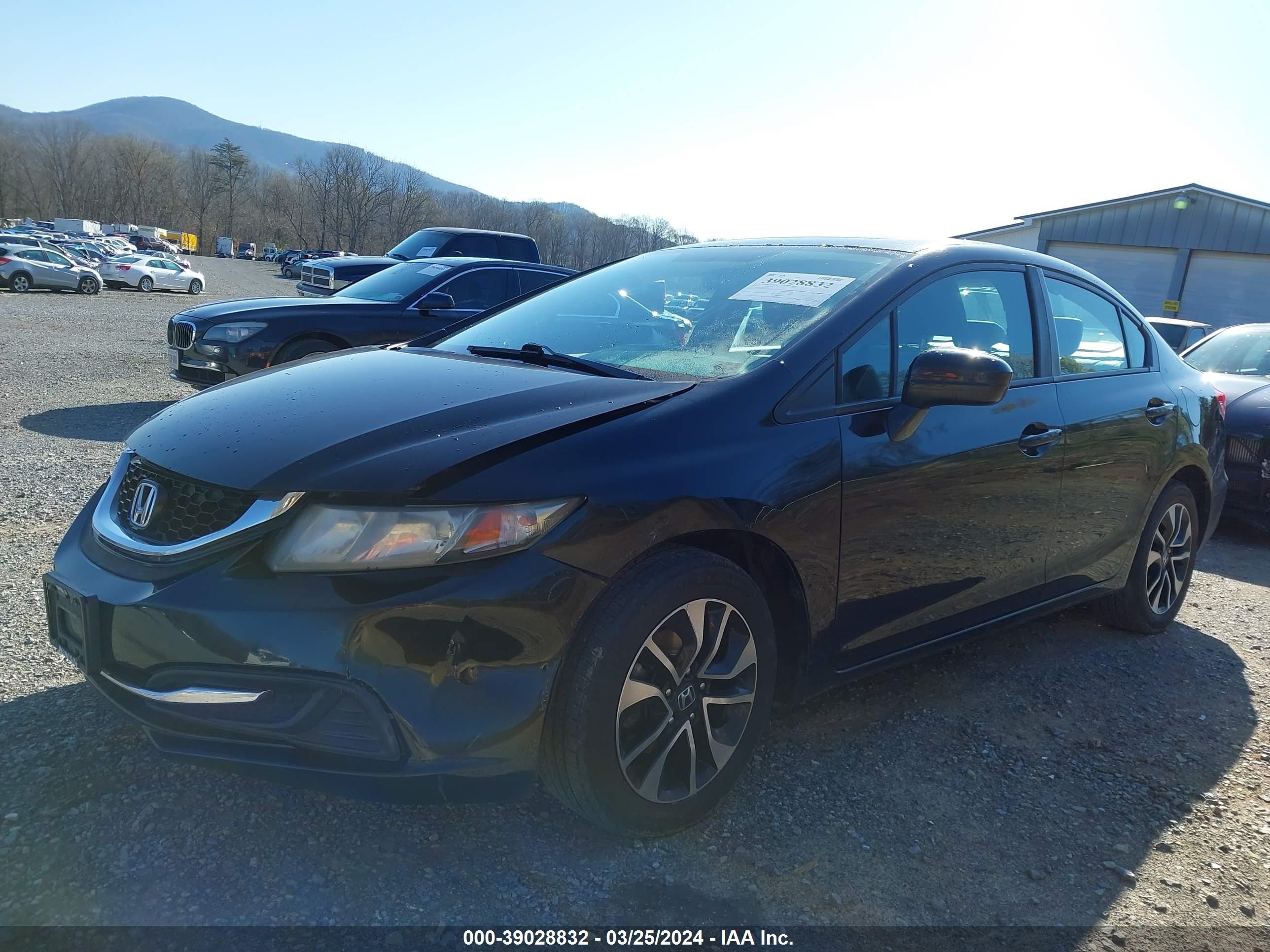 Photo 5 VIN: 2HGFB2F81EH523626 - HONDA CIVIC 