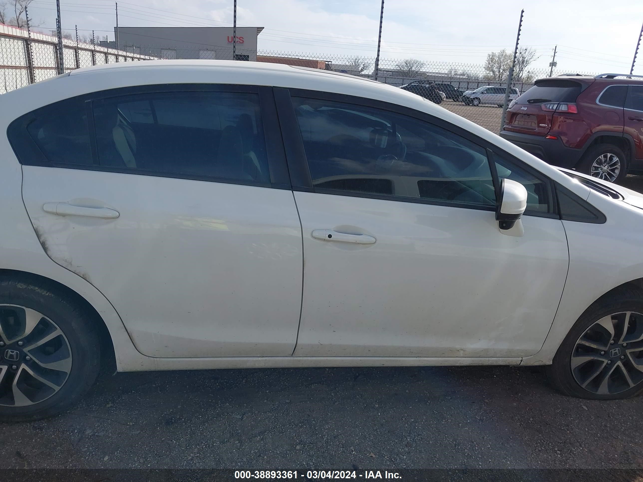 Photo 13 VIN: 2HGFB2F81FH520646 - HONDA CIVIC 