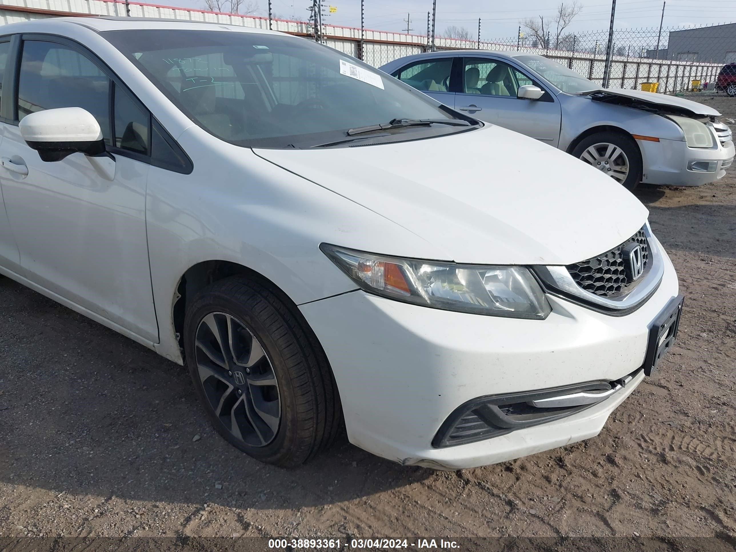 Photo 5 VIN: 2HGFB2F81FH520646 - HONDA CIVIC 