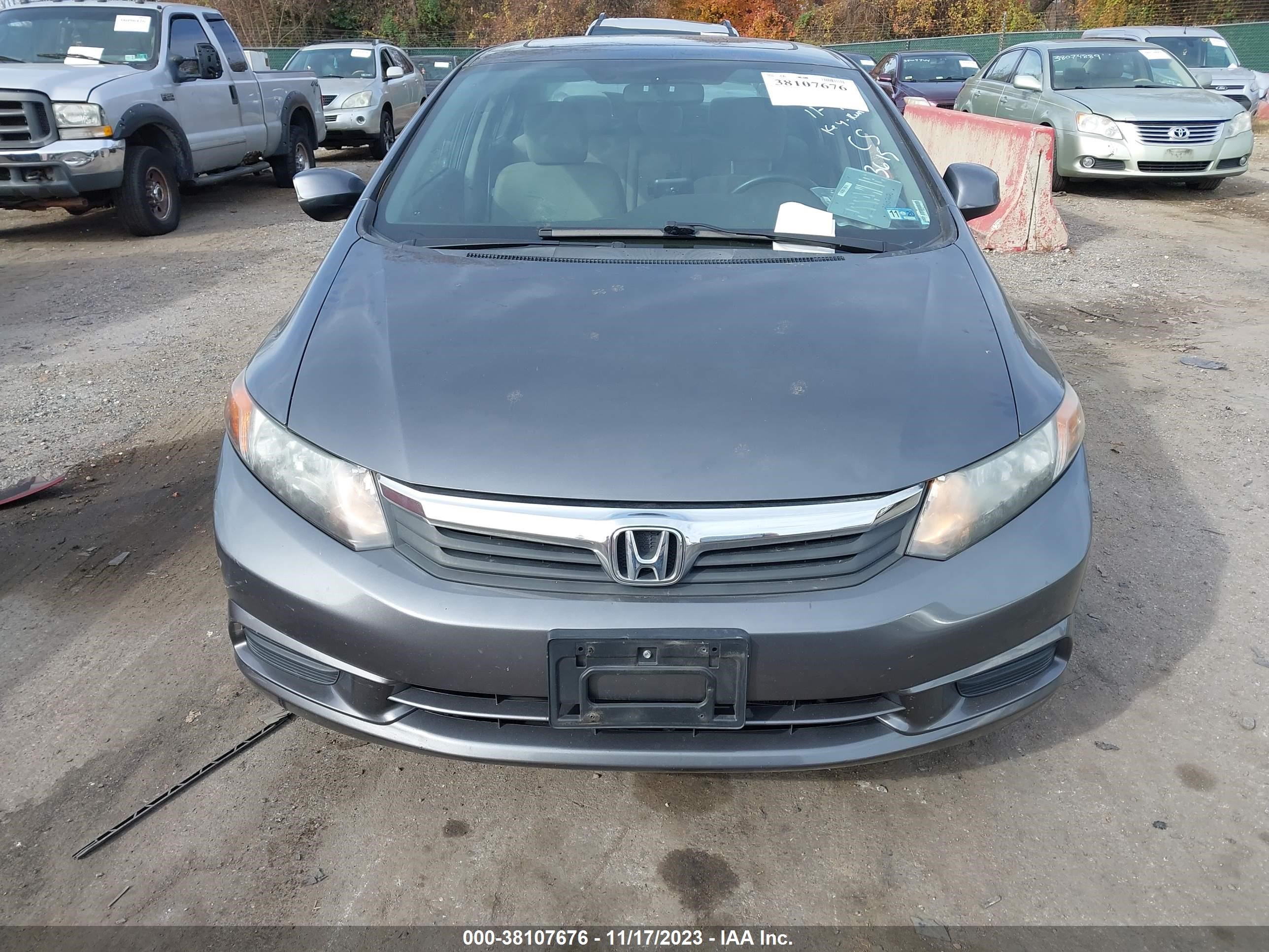 Photo 12 VIN: 2HGFB2F82CH313615 - HONDA CIVIC 