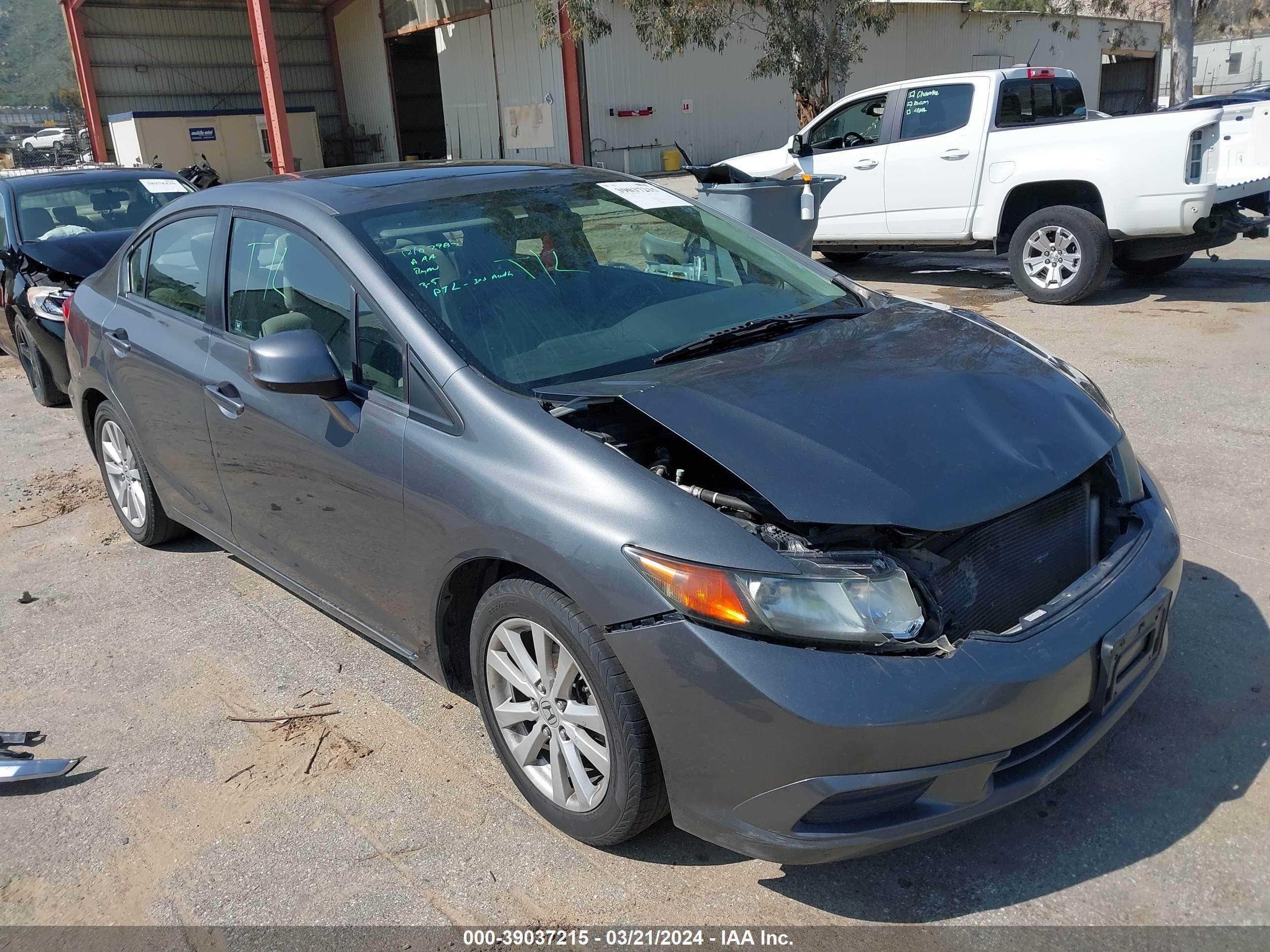 Photo 0 VIN: 2HGFB2F82CH317924 - HONDA CIVIC 