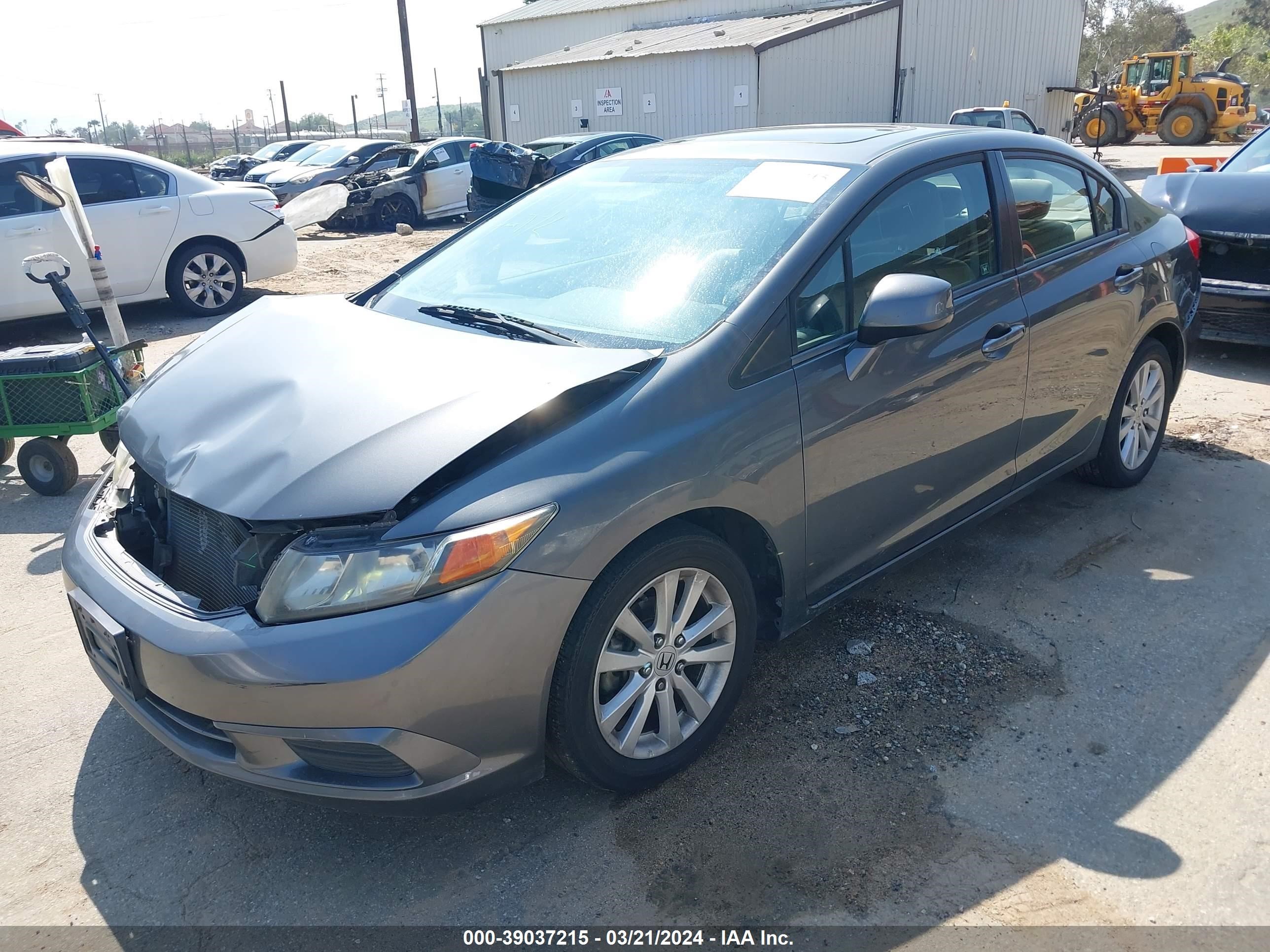 Photo 1 VIN: 2HGFB2F82CH317924 - HONDA CIVIC 