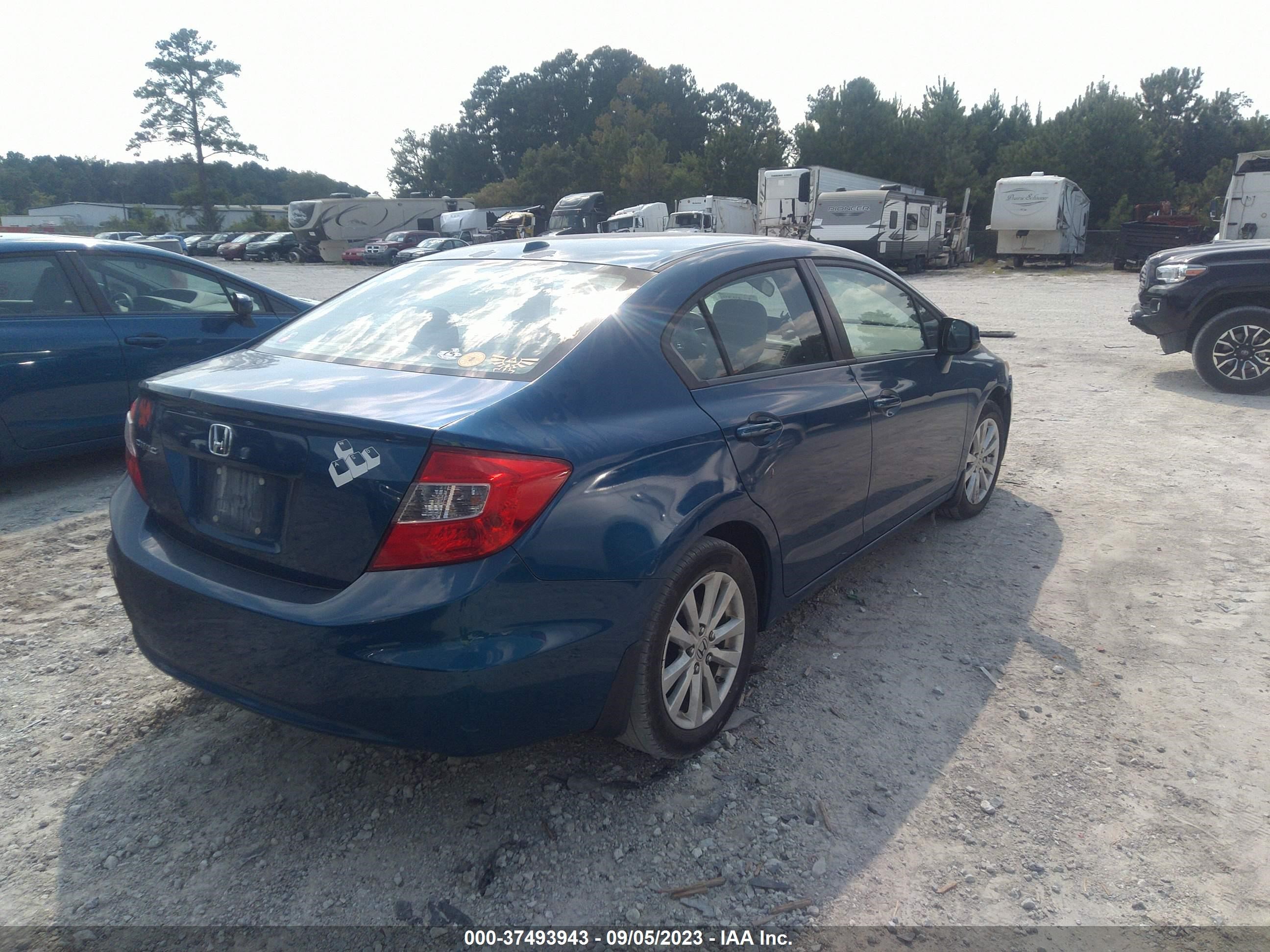 Photo 3 VIN: 2HGFB2F82CH515144 - HONDA CIVIC 