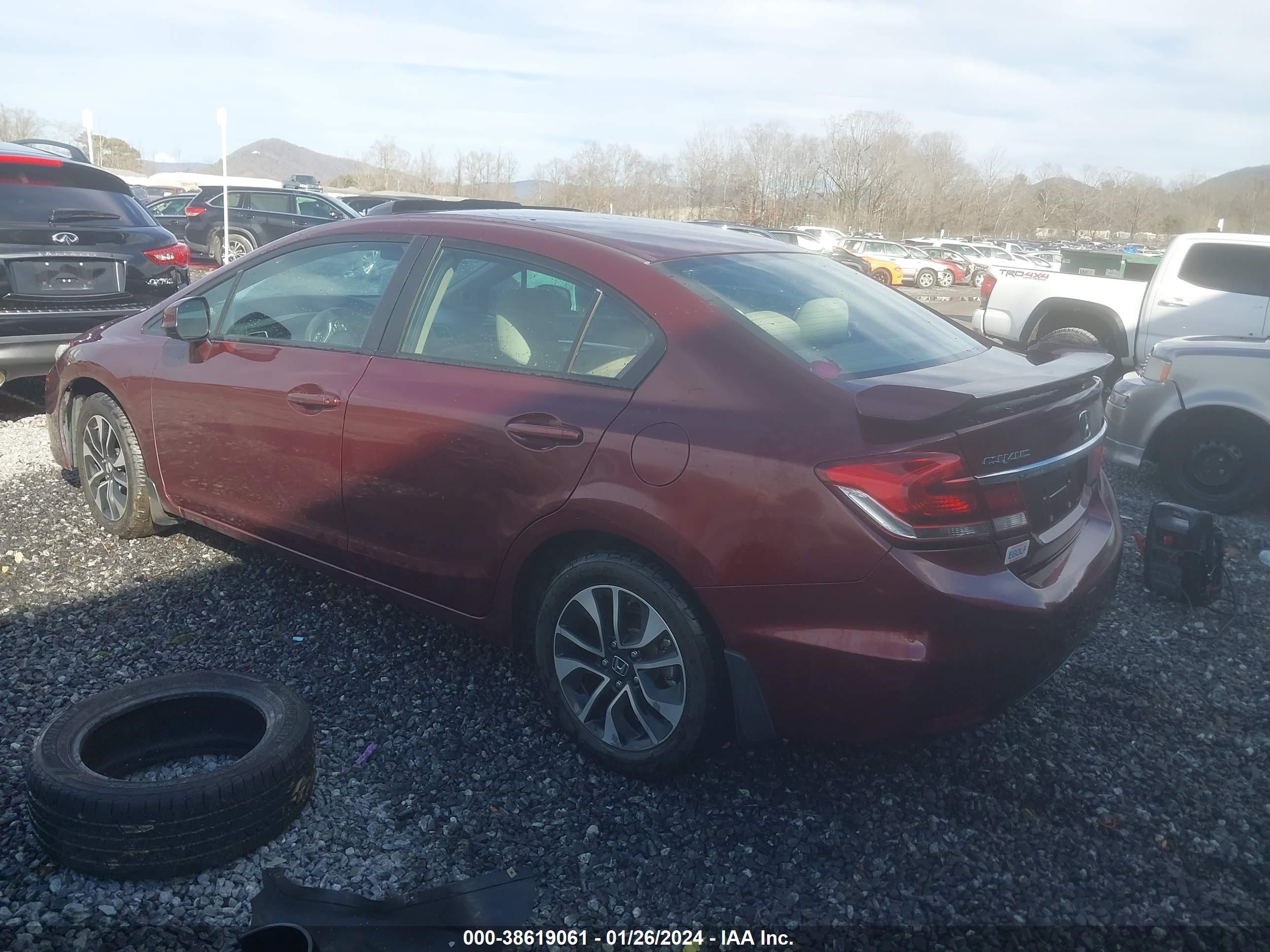 Photo 2 VIN: 2HGFB2F82DH538179 - HONDA CIVIC 