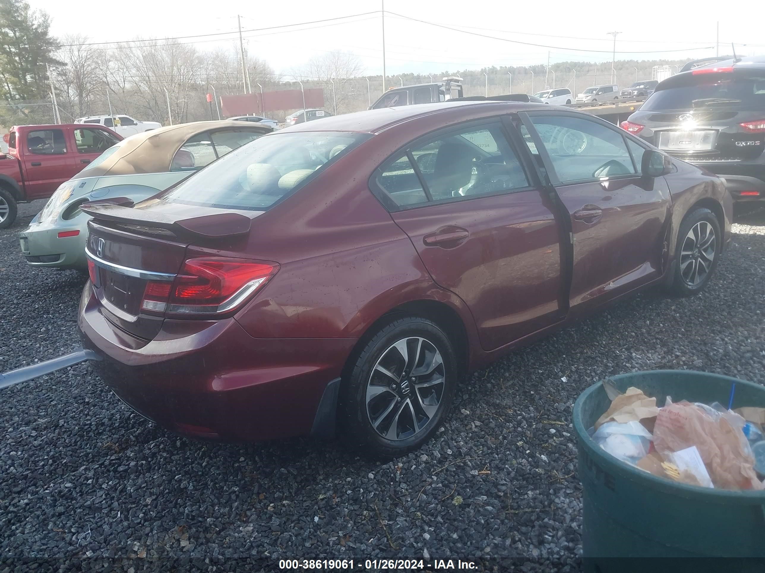 Photo 3 VIN: 2HGFB2F82DH538179 - HONDA CIVIC 