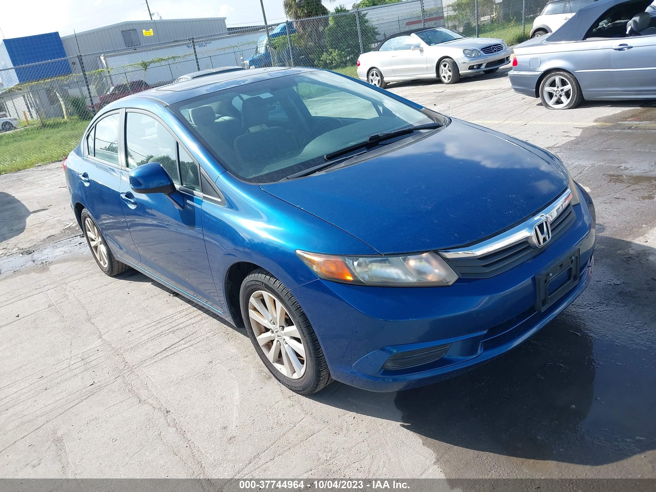 Photo 0 VIN: 2HGFB2F83CH542661 - HONDA CIVIC 