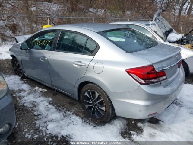 Photo 2 VIN: 2HGFB2F83EH530495 - HONDA CIVIC 