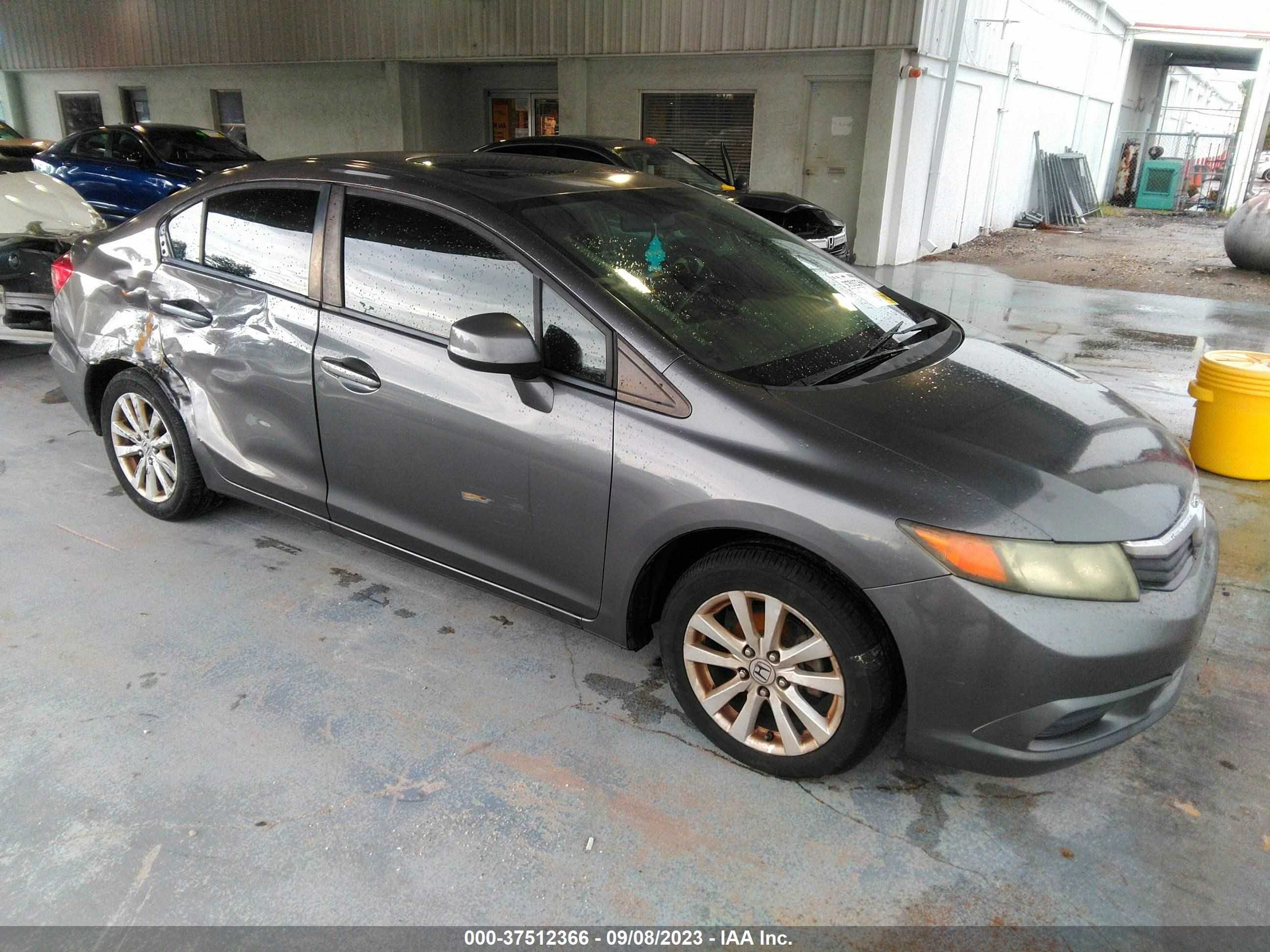 Photo 0 VIN: 2HGFB2F84CH307718 - HONDA CIVIC 