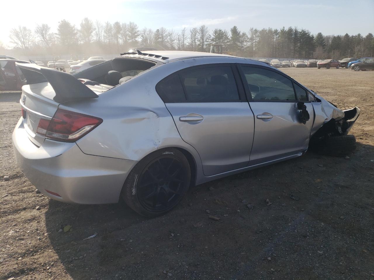 Photo 2 VIN: 2HGFB2F84DH553590 - HONDA CIVIC 