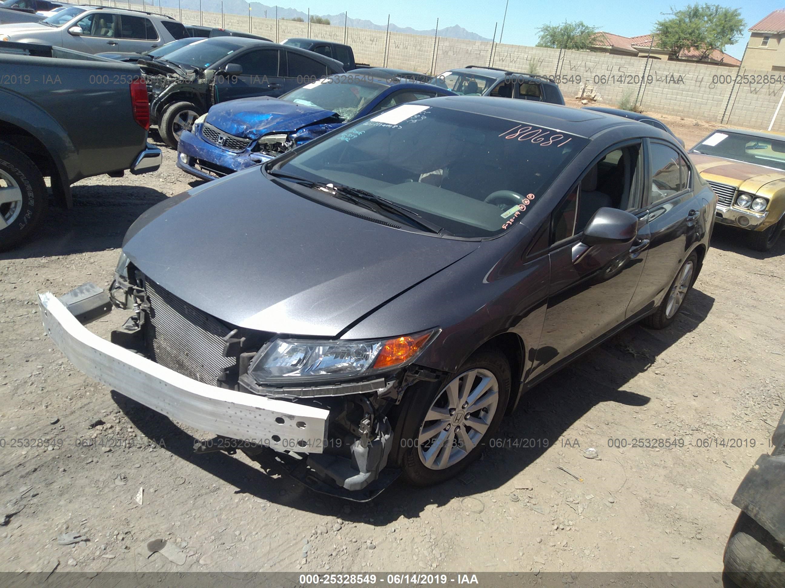 Photo 1 VIN: 2HGFB2F85CH302933 - HONDA CIVIC 