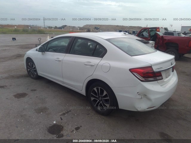 Photo 2 VIN: 2HGFB2F85FH558591 - HONDA CIVIC SEDAN 