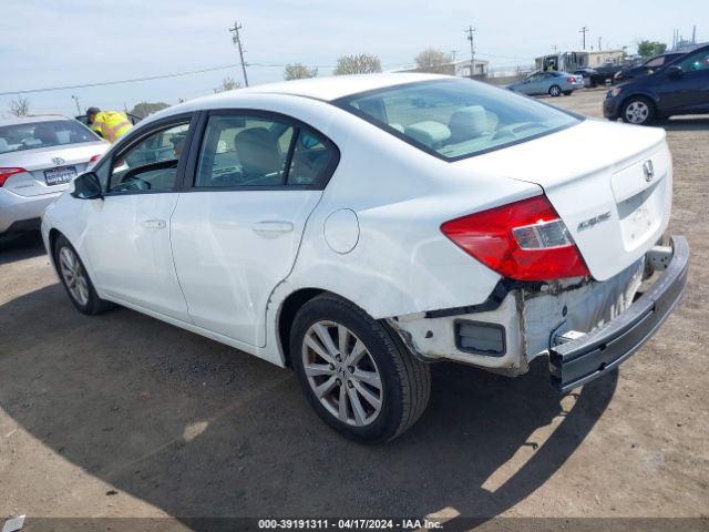 Photo 2 VIN: 2HGFB2F87CH324304 - HONDA CIVIC 