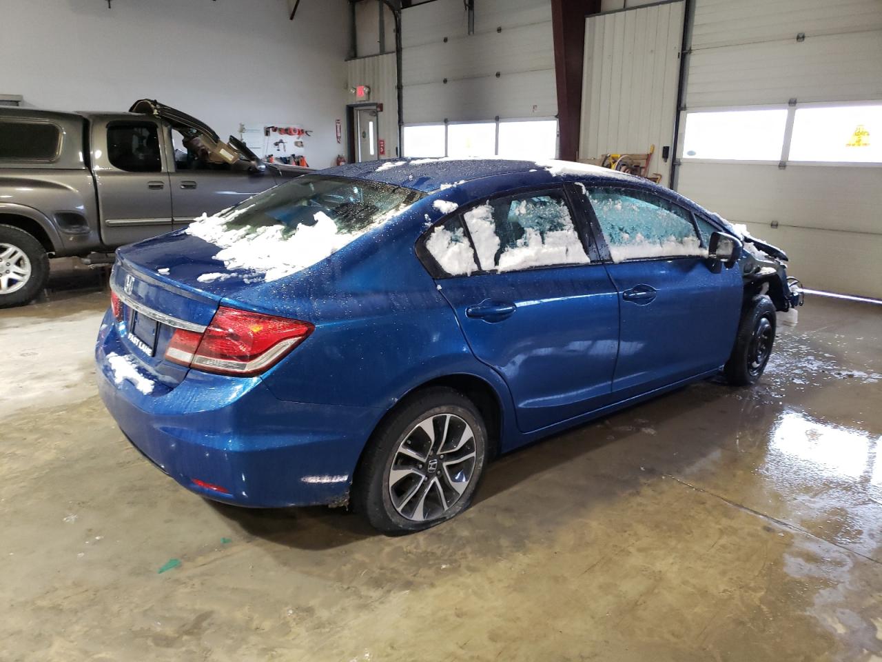 Photo 2 VIN: 2HGFB2F87FH554011 - HONDA CIVIC 