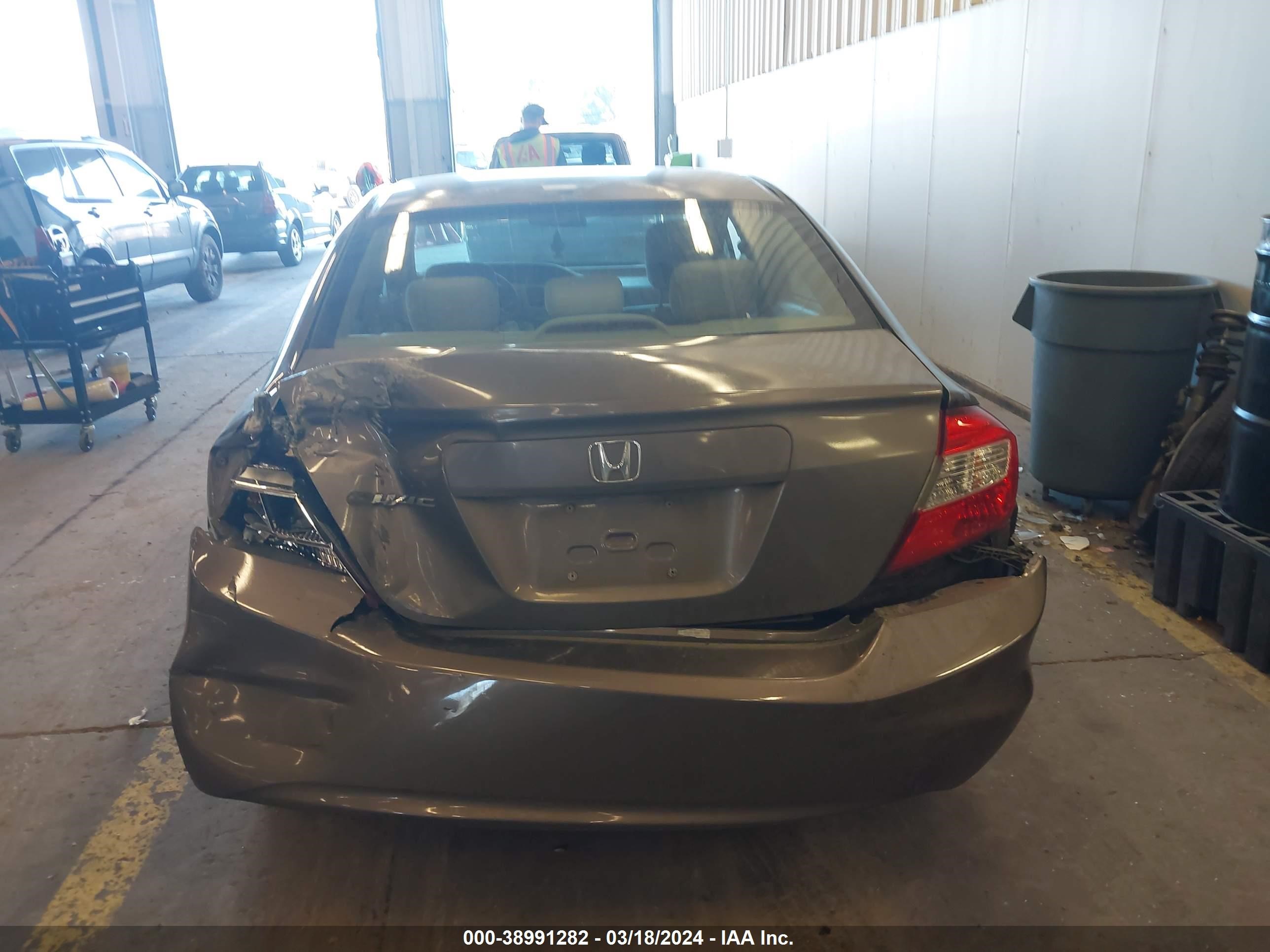 Photo 15 VIN: 2HGFB2F89CH538677 - HONDA CIVIC 