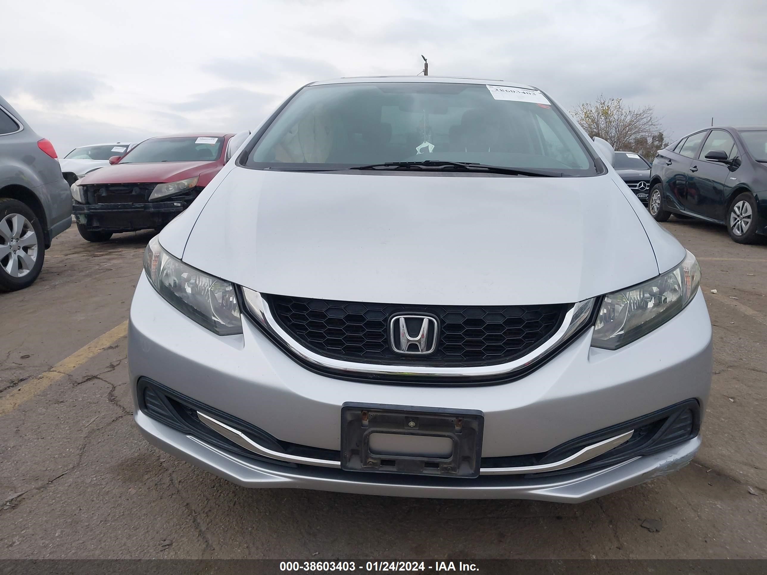 Photo 11 VIN: 2HGFB2F89DH530094 - HONDA CIVIC 