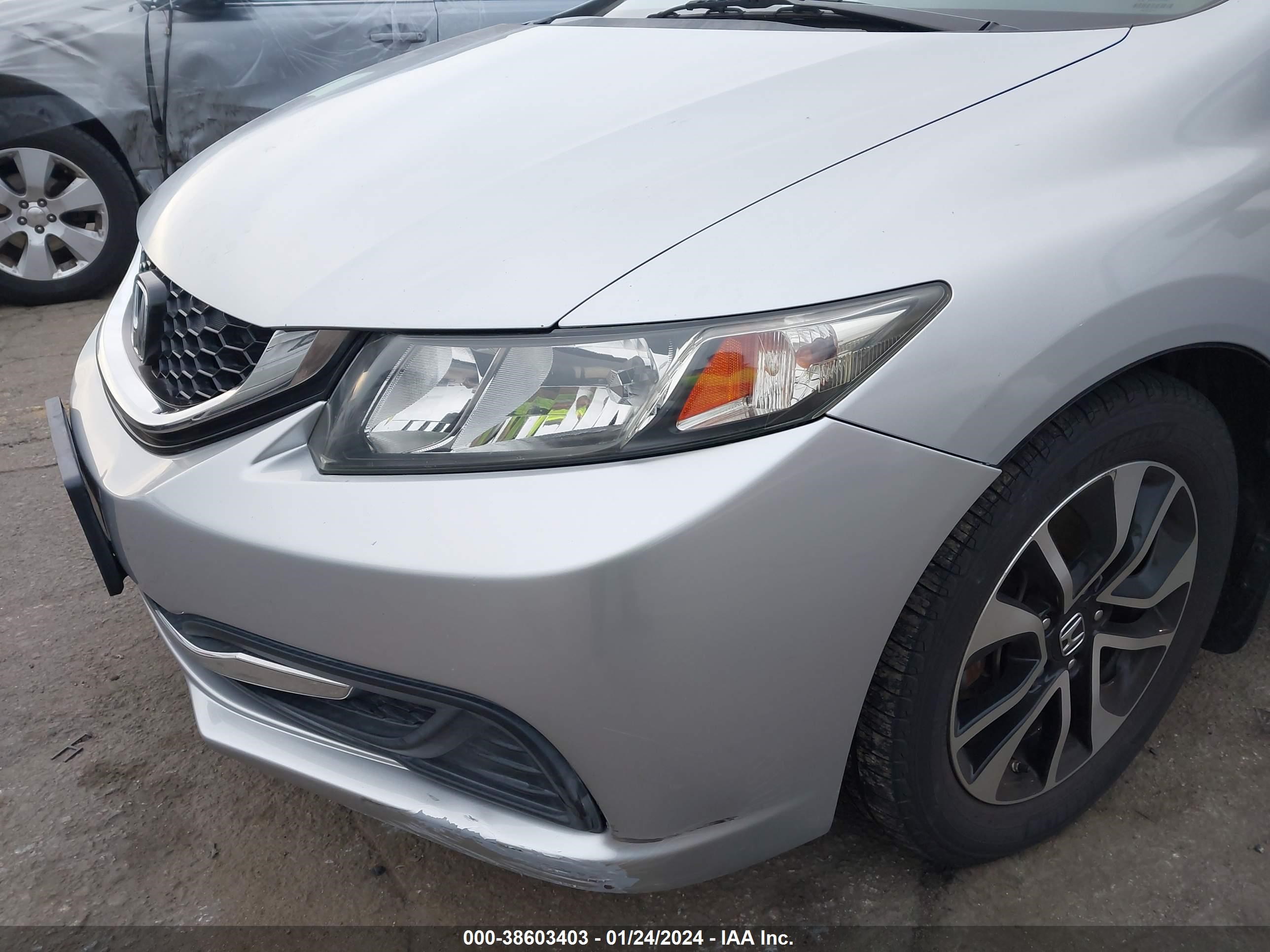 Photo 5 VIN: 2HGFB2F89DH530094 - HONDA CIVIC 