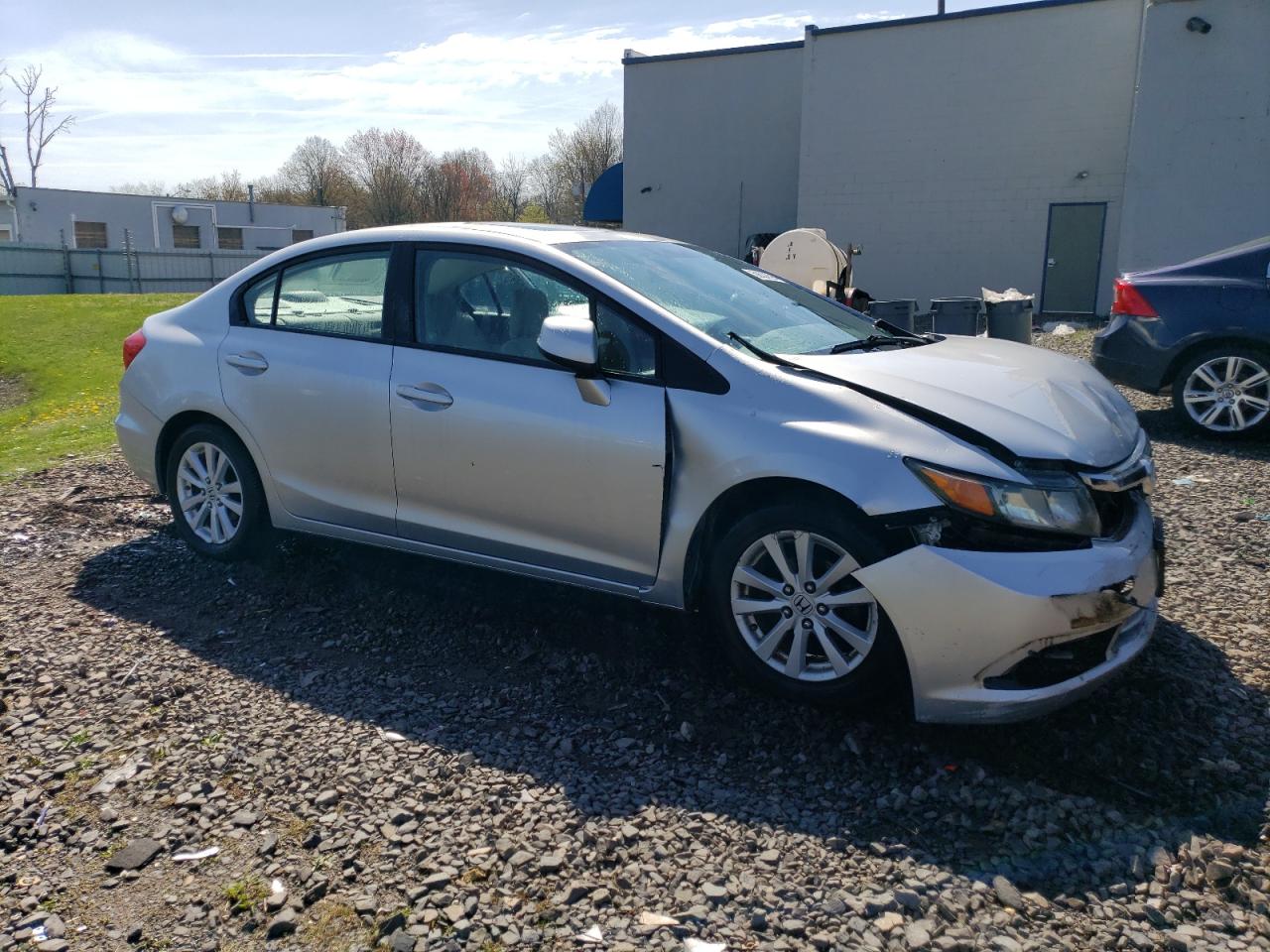 Photo 3 VIN: 2HGFB2F8XCH310882 - HONDA CIVIC 