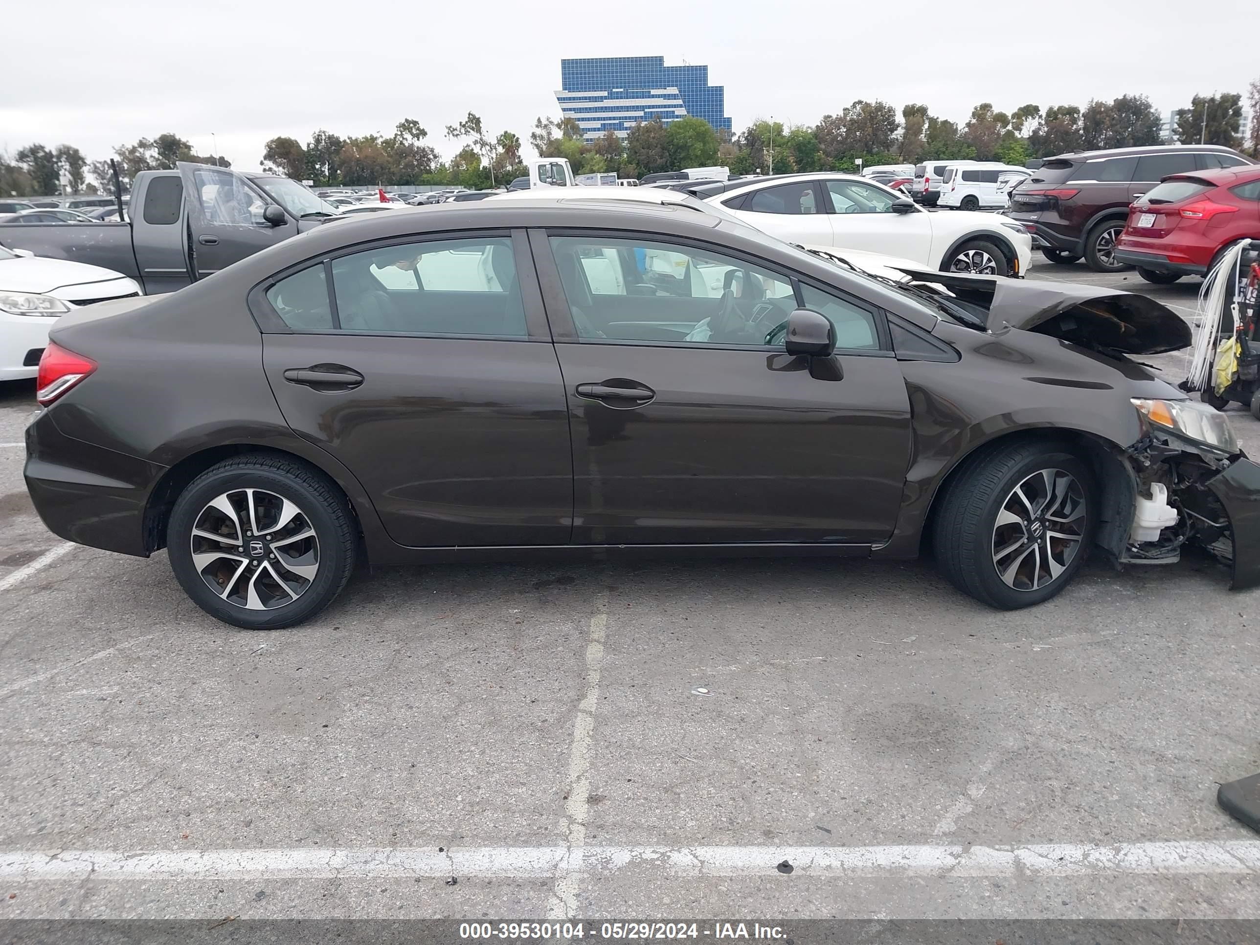 Photo 11 VIN: 2HGFB2F90DH503620 - HONDA CIVIC 