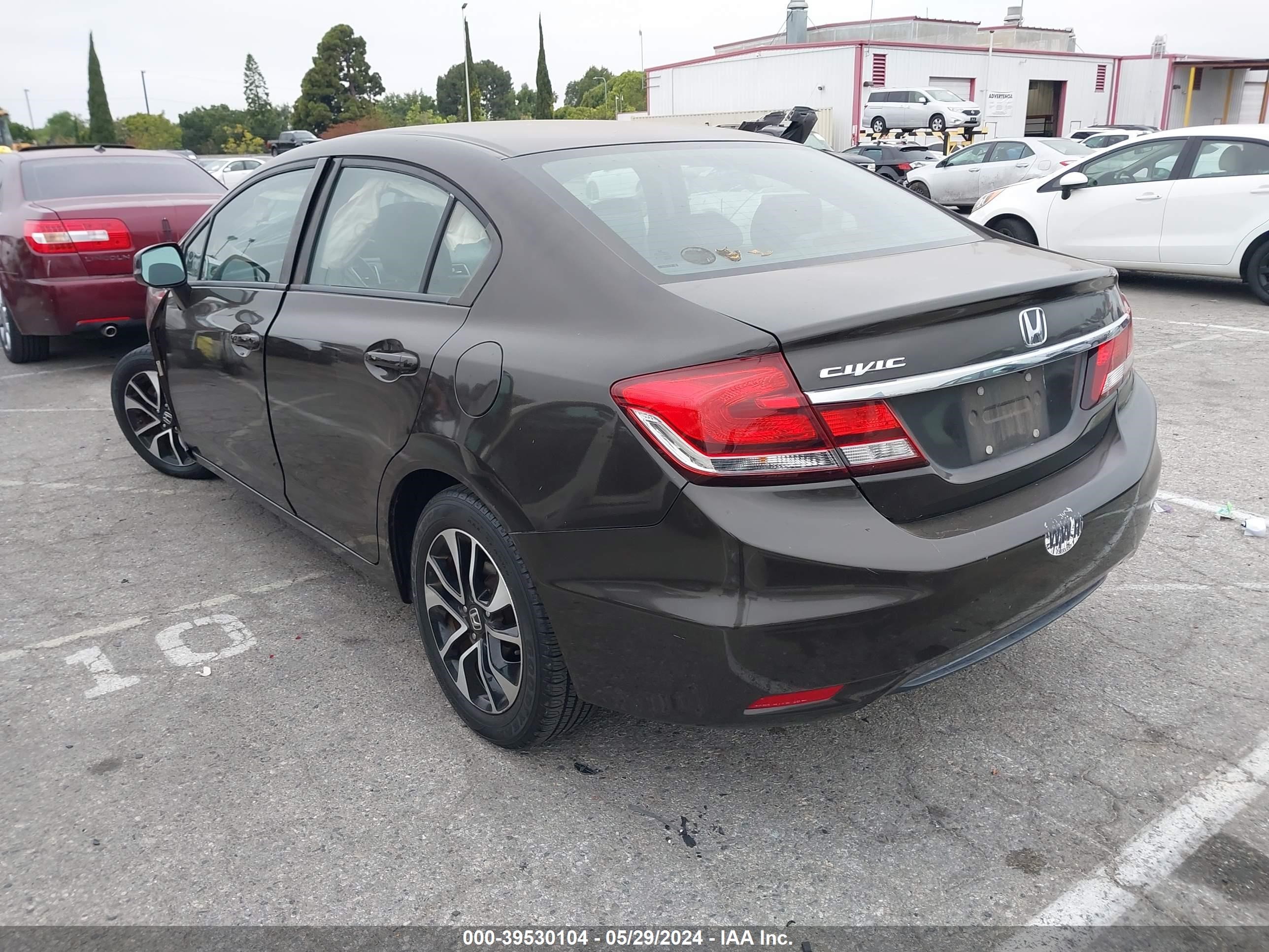 Photo 2 VIN: 2HGFB2F90DH503620 - HONDA CIVIC 