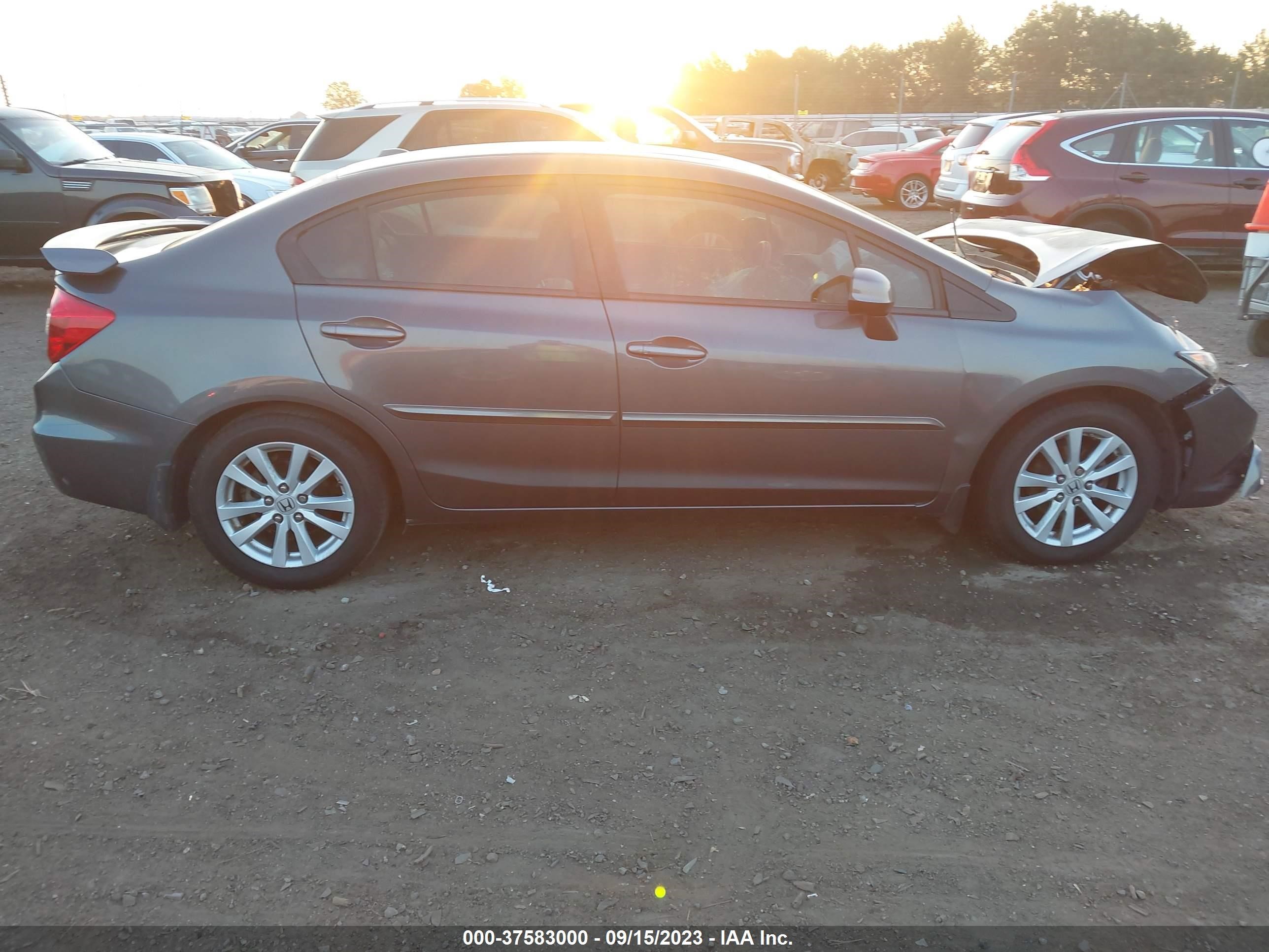 Photo 12 VIN: 2HGFB2F91CH515631 - HONDA CIVIC 