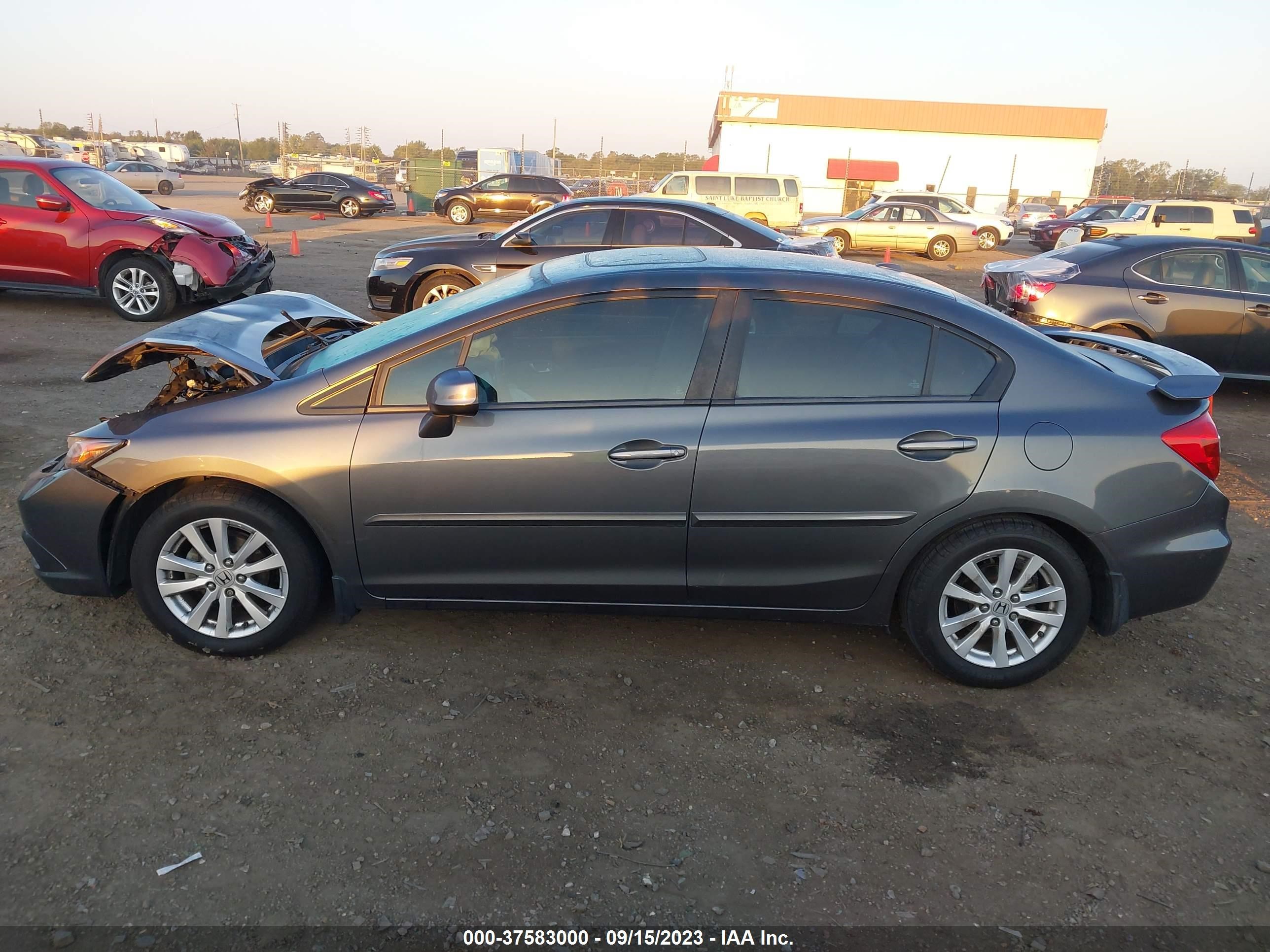 Photo 13 VIN: 2HGFB2F91CH515631 - HONDA CIVIC 