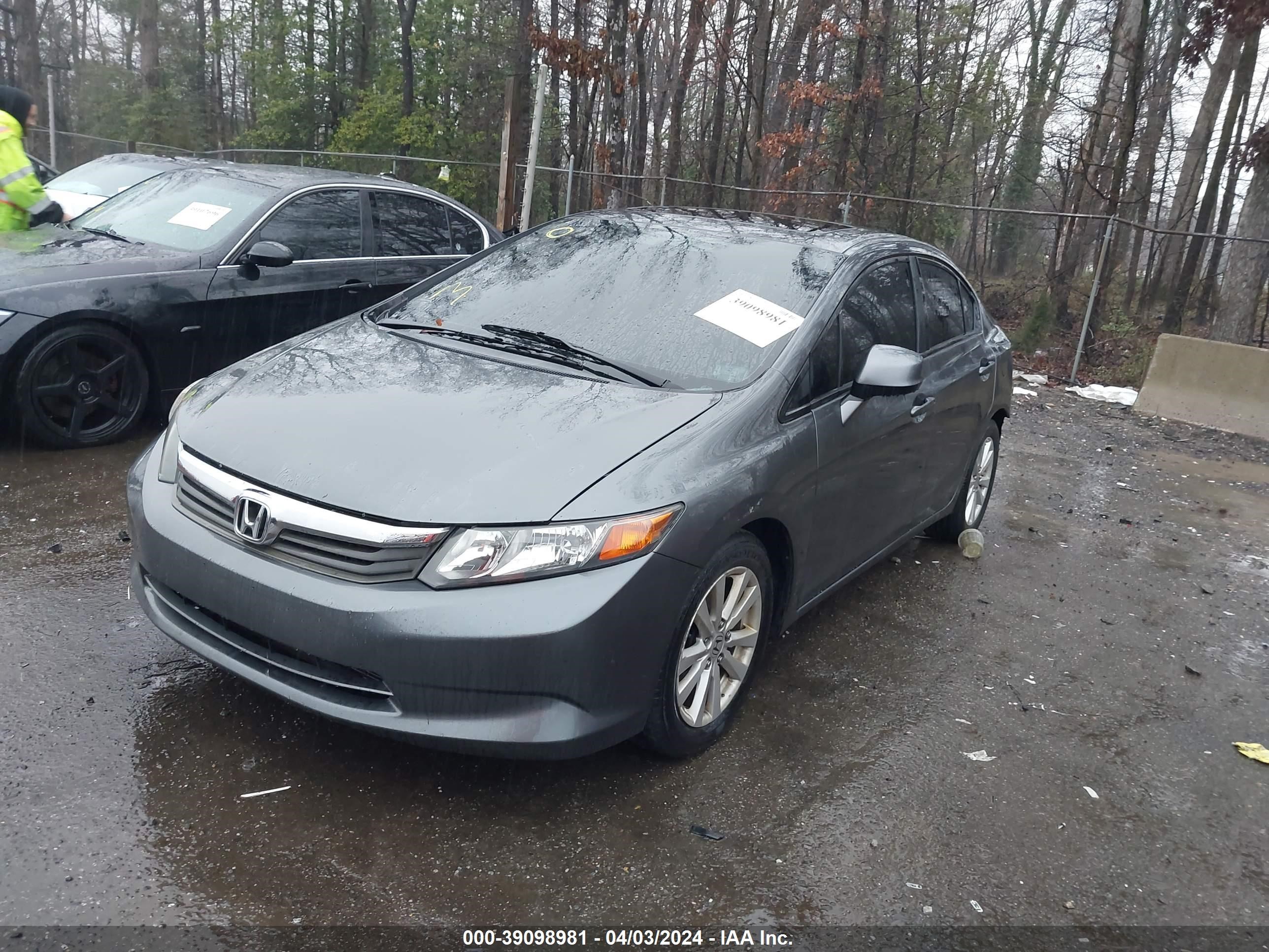 Photo 1 VIN: 2HGFB2F99CH536193 - HONDA CIVIC 