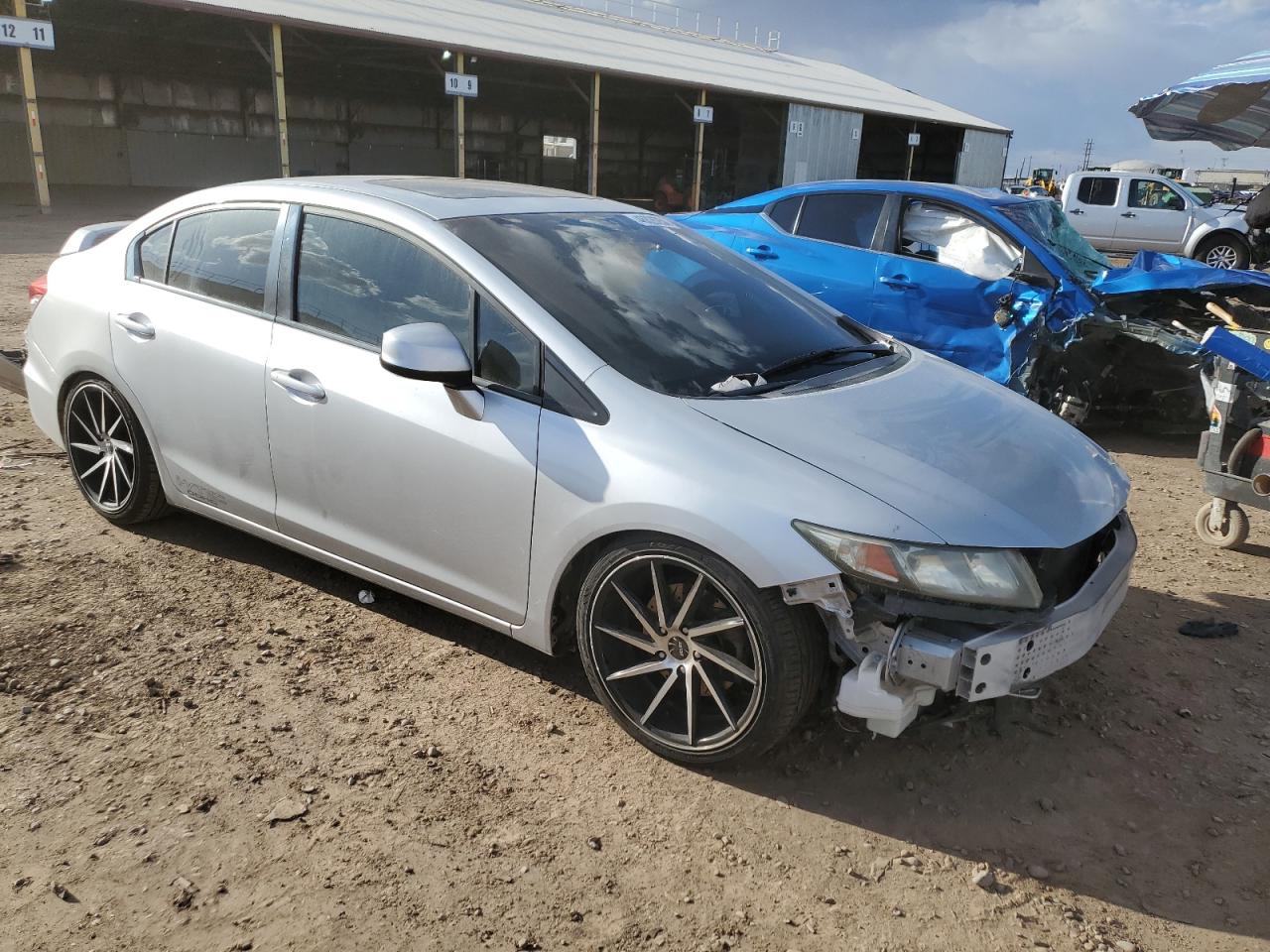 Photo 3 VIN: 2HGFB6E51DH703458 - HONDA CIVIC 