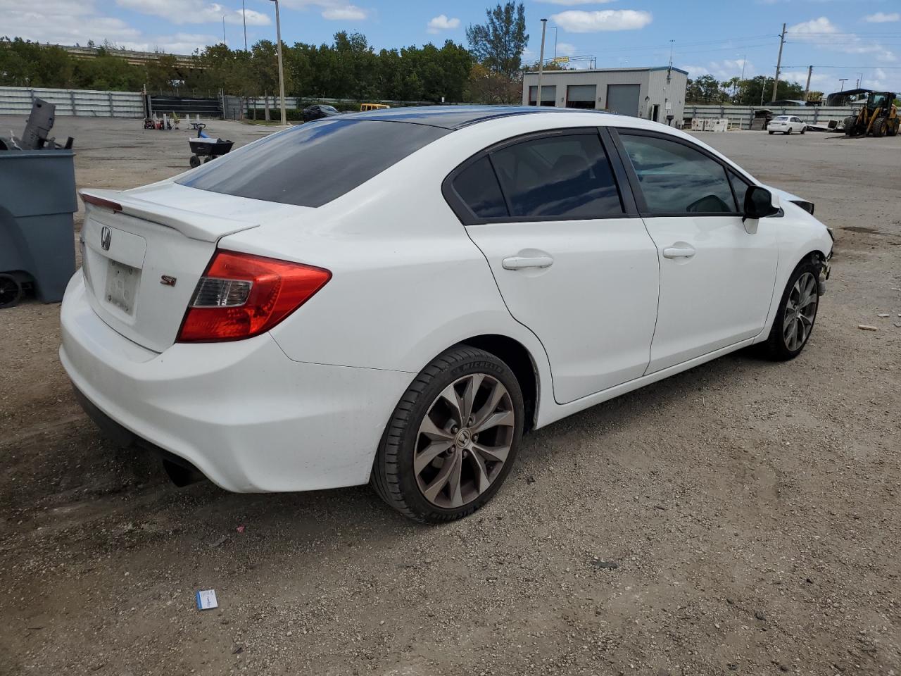 Photo 2 VIN: 2HGFB6E58CH702015 - HONDA CIVIC 