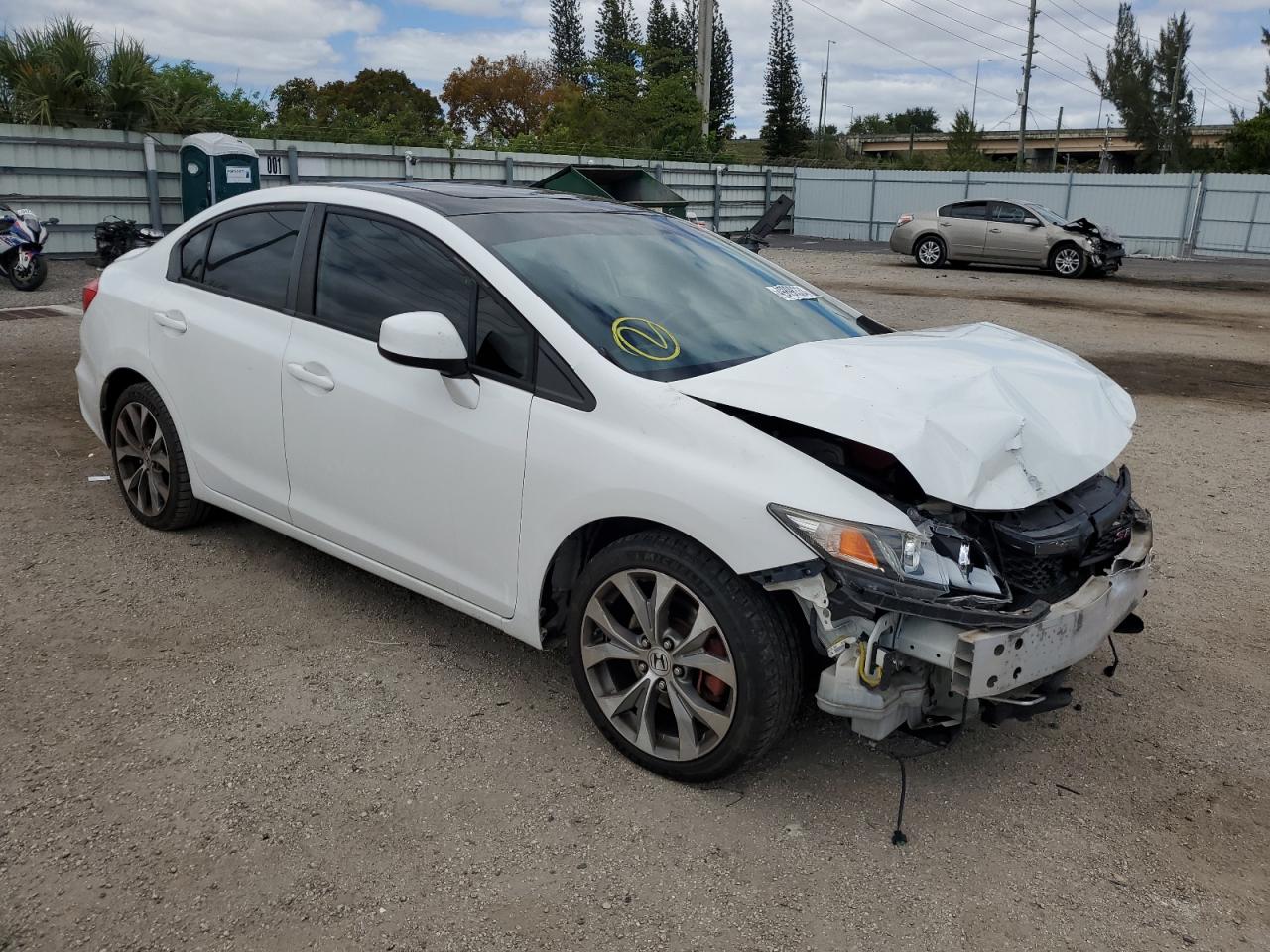 Photo 3 VIN: 2HGFB6E58CH702015 - HONDA CIVIC 