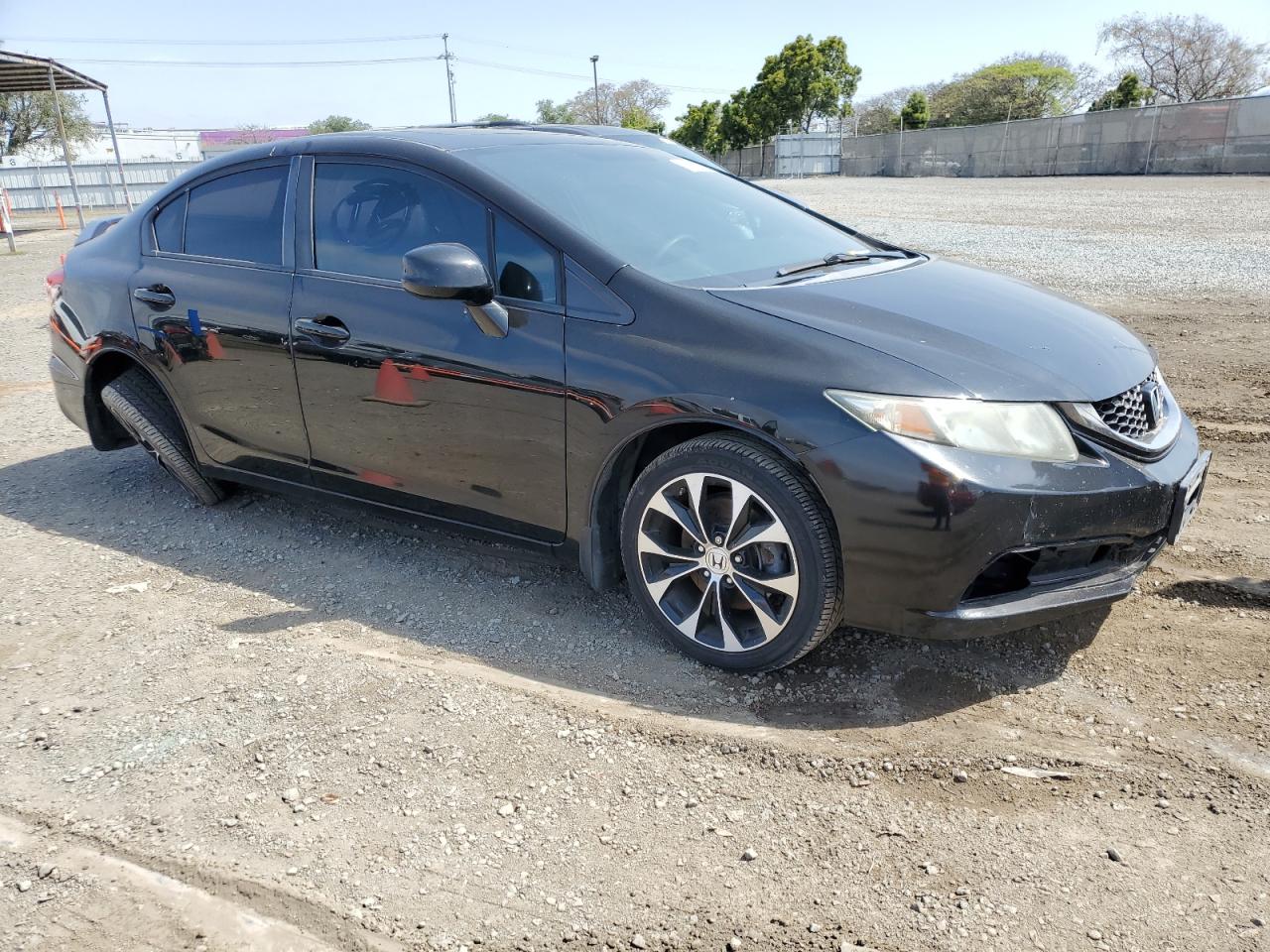 Photo 3 VIN: 2HGFB6E58DH700704 - HONDA CIVIC 