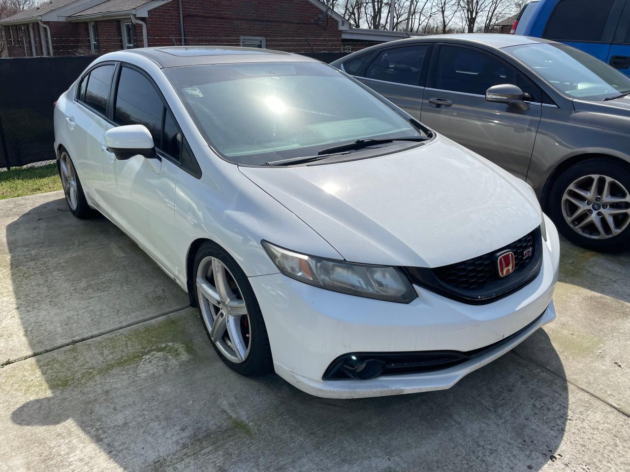 Photo 2 VIN: 2HGFB6E59FH700830 - HONDA CIVIC 