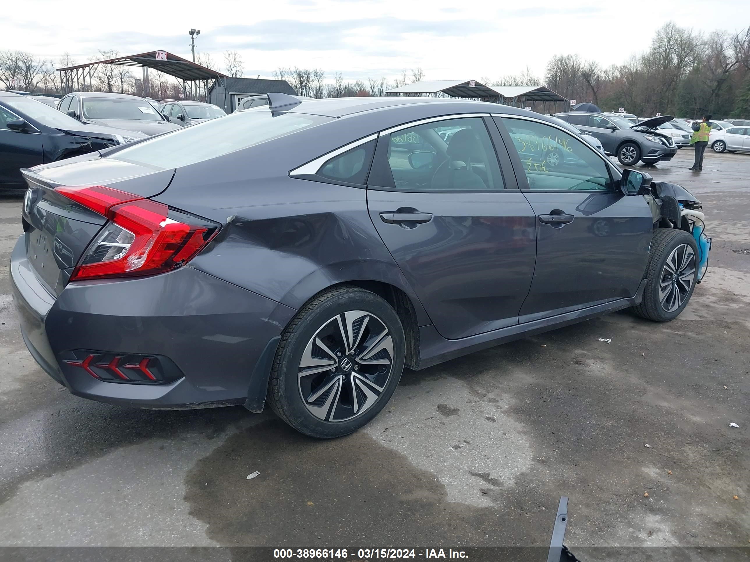 Photo 3 VIN: 2HGFC1F31GH640217 - HONDA CIVIC 