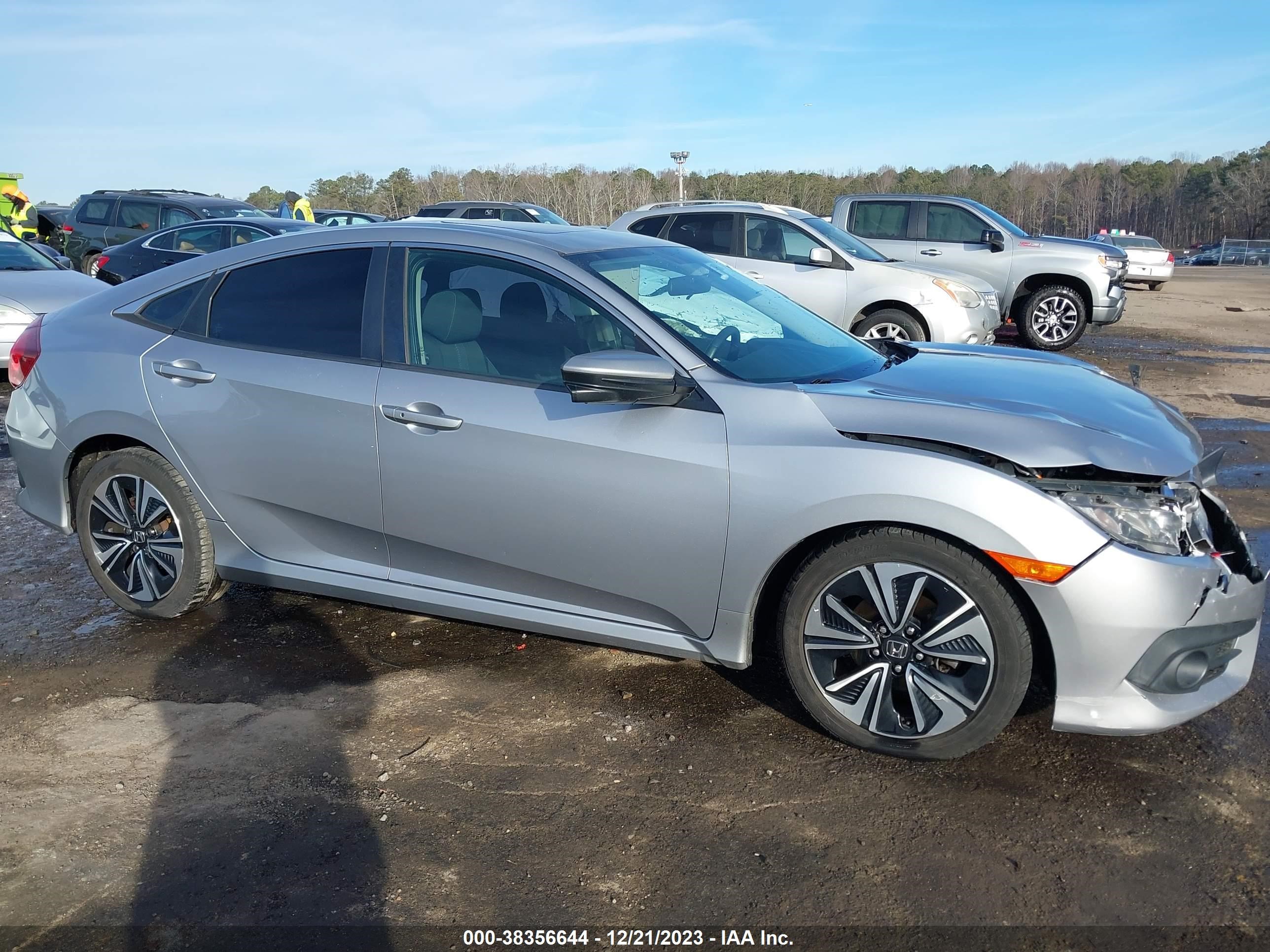 Photo 12 VIN: 2HGFC1F31HH637450 - HONDA CIVIC 