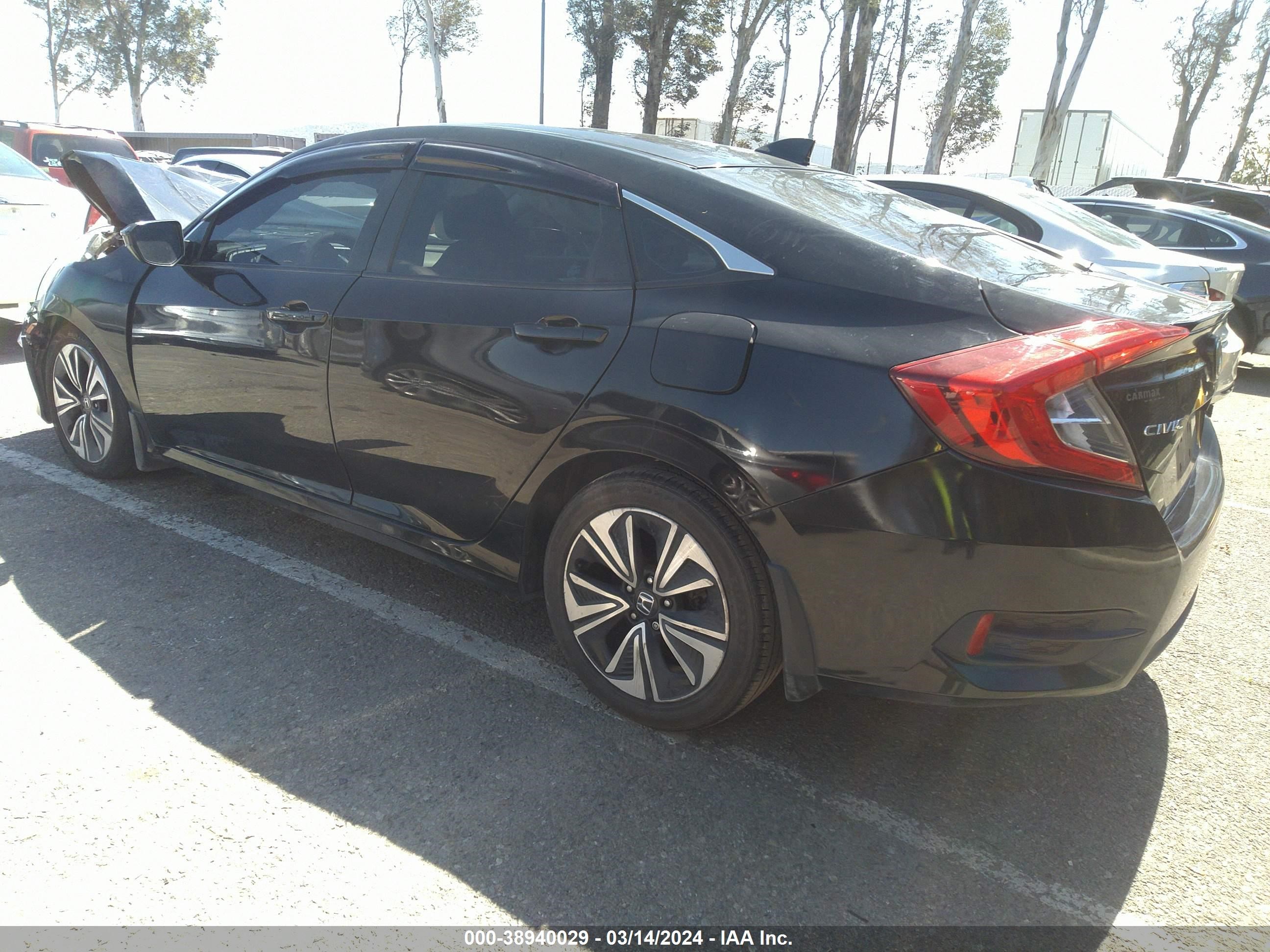 Photo 2 VIN: 2HGFC1F34HH640925 - HONDA CIVIC 