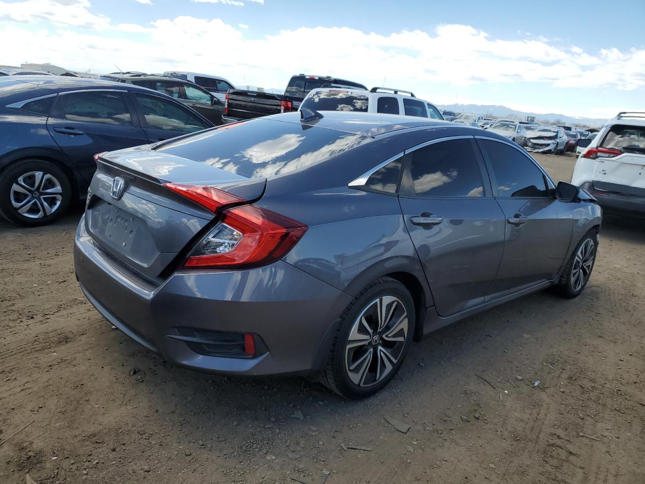 Photo 2 VIN: 2HGFC1F35HH630596 - HONDA CIVIC 