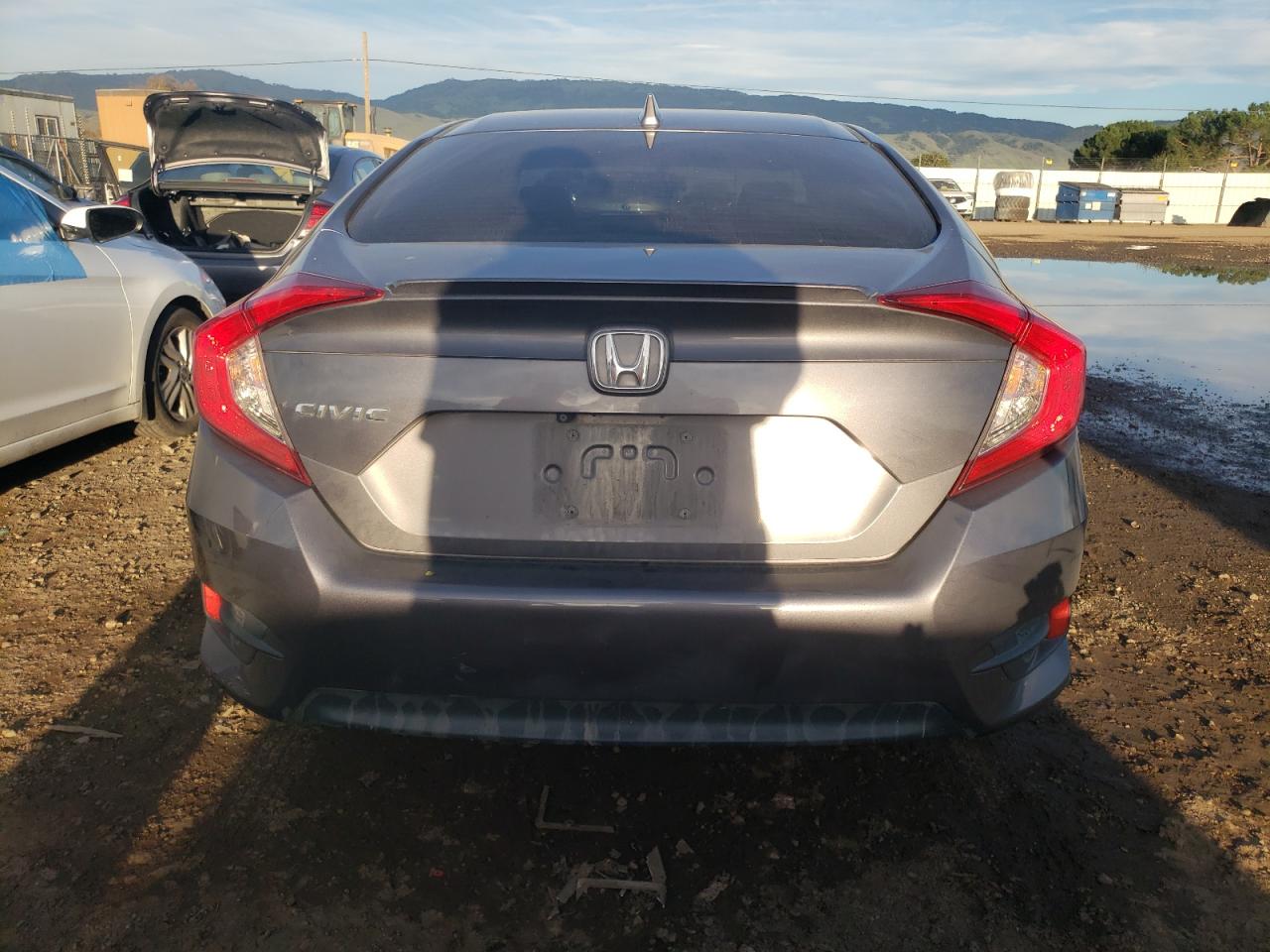 Photo 5 VIN: 2HGFC1F36HH633765 - HONDA CIVIC 